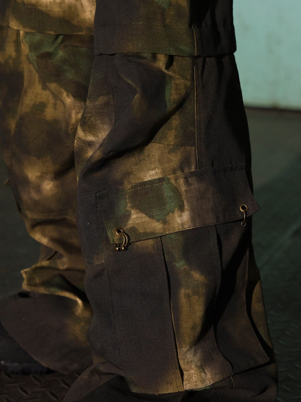 DND4DES Oil Stain Distressed Oversized Cargo