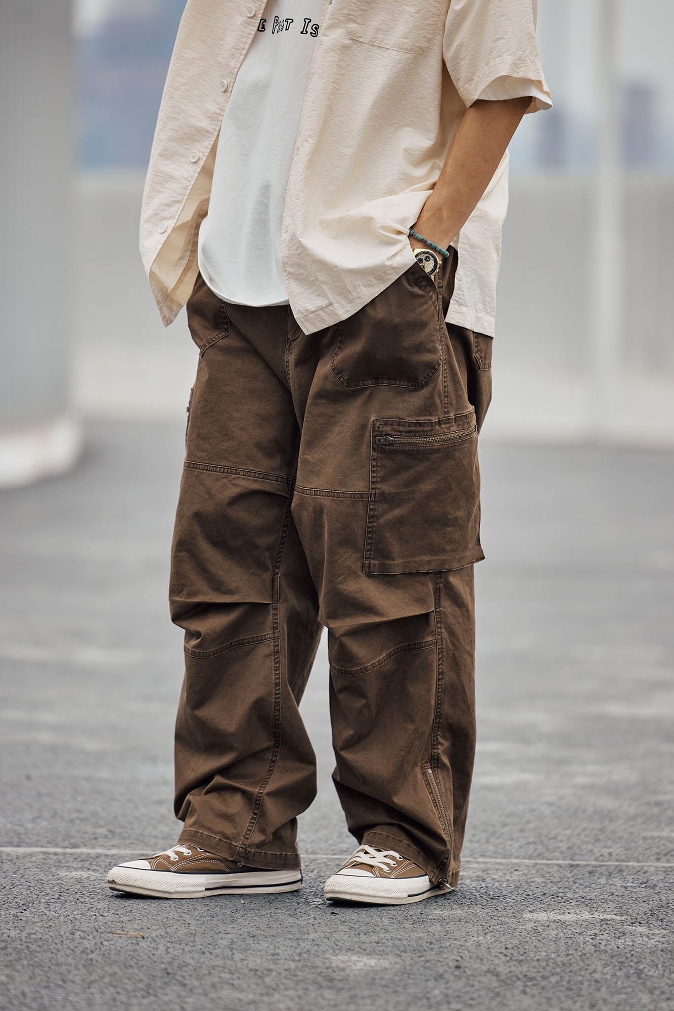 BANANA CLUB Zippered-Hem Multi-Pocket Crinkled Cargo Pants