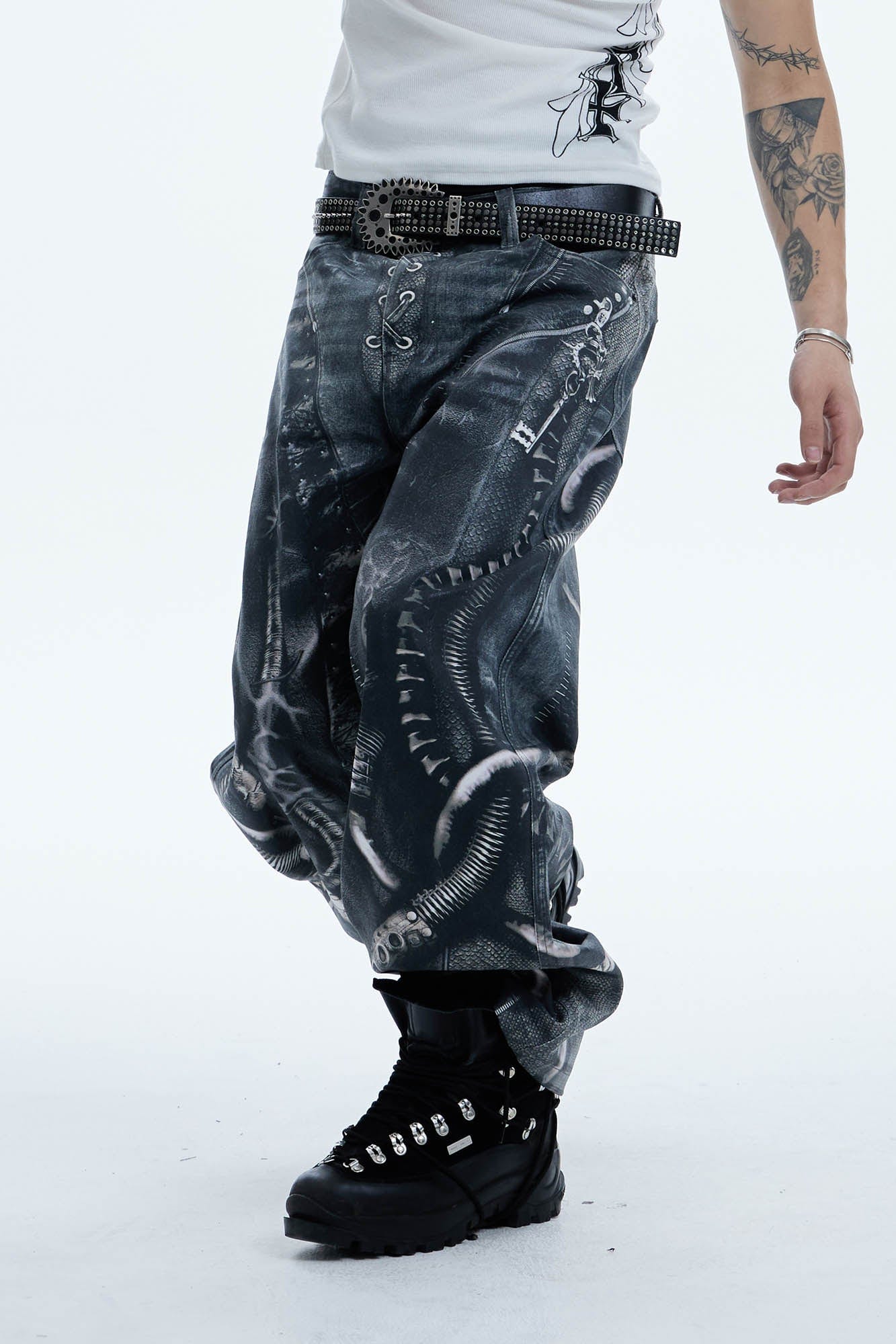 DND4DES Industrial Pipe Lace-Up Graphic Baggy Jeans