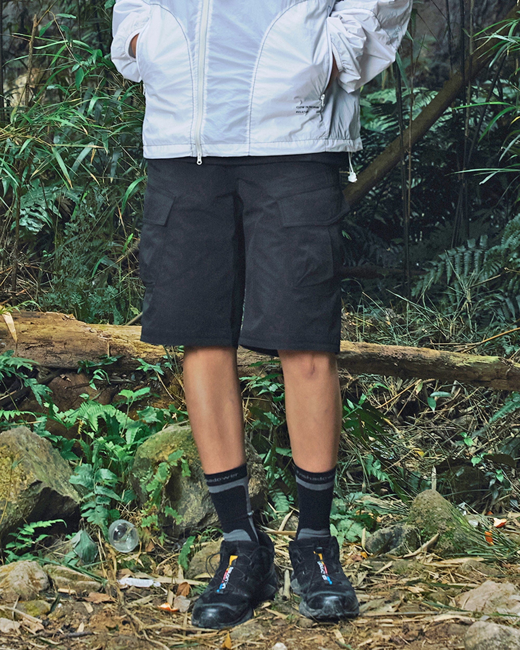 ENSHADOWER Modern Large Pocket Logo Shorts