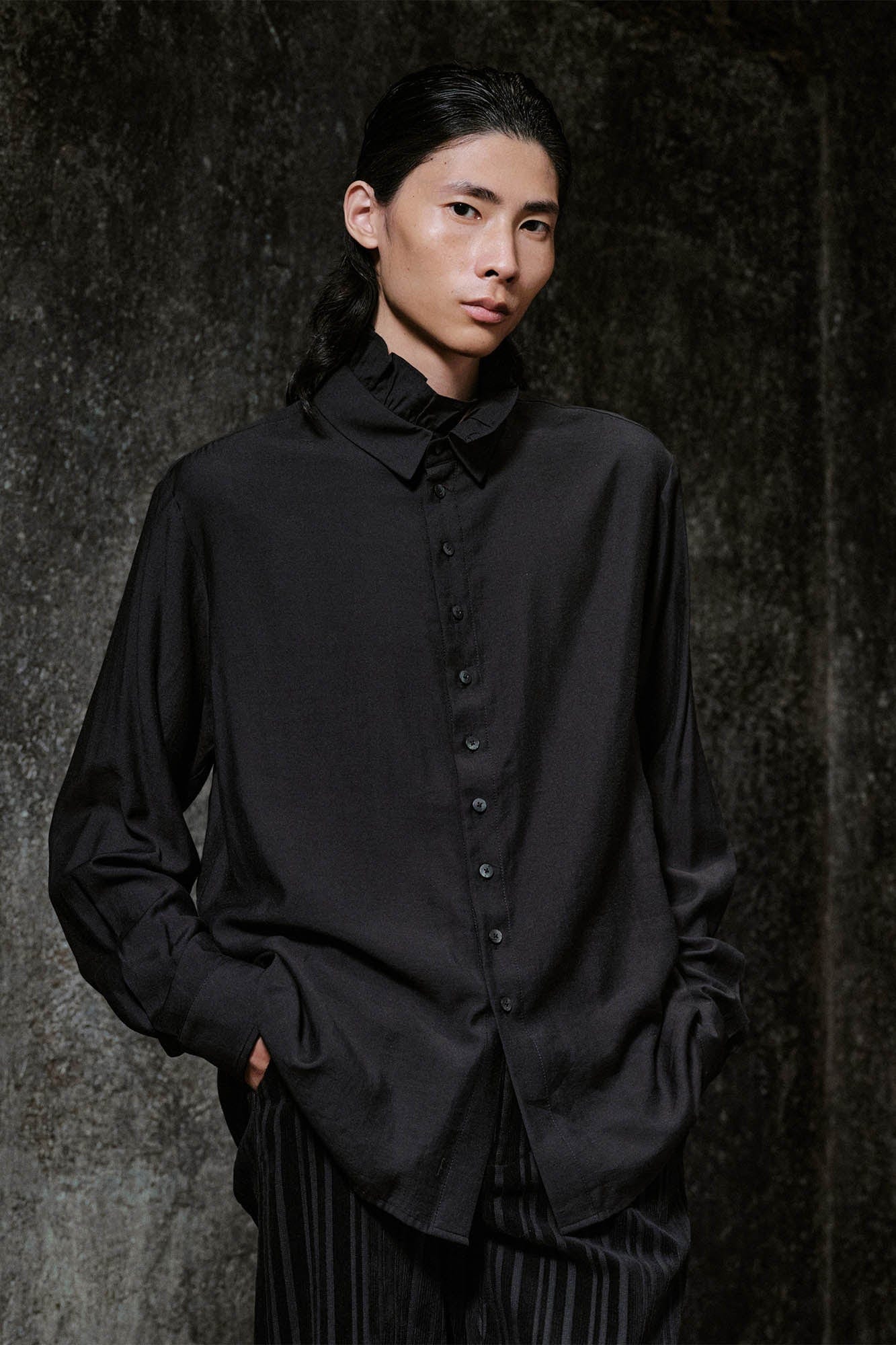 ILNya Nieternite Nifutur Ruffle-Neck Satin Shirt