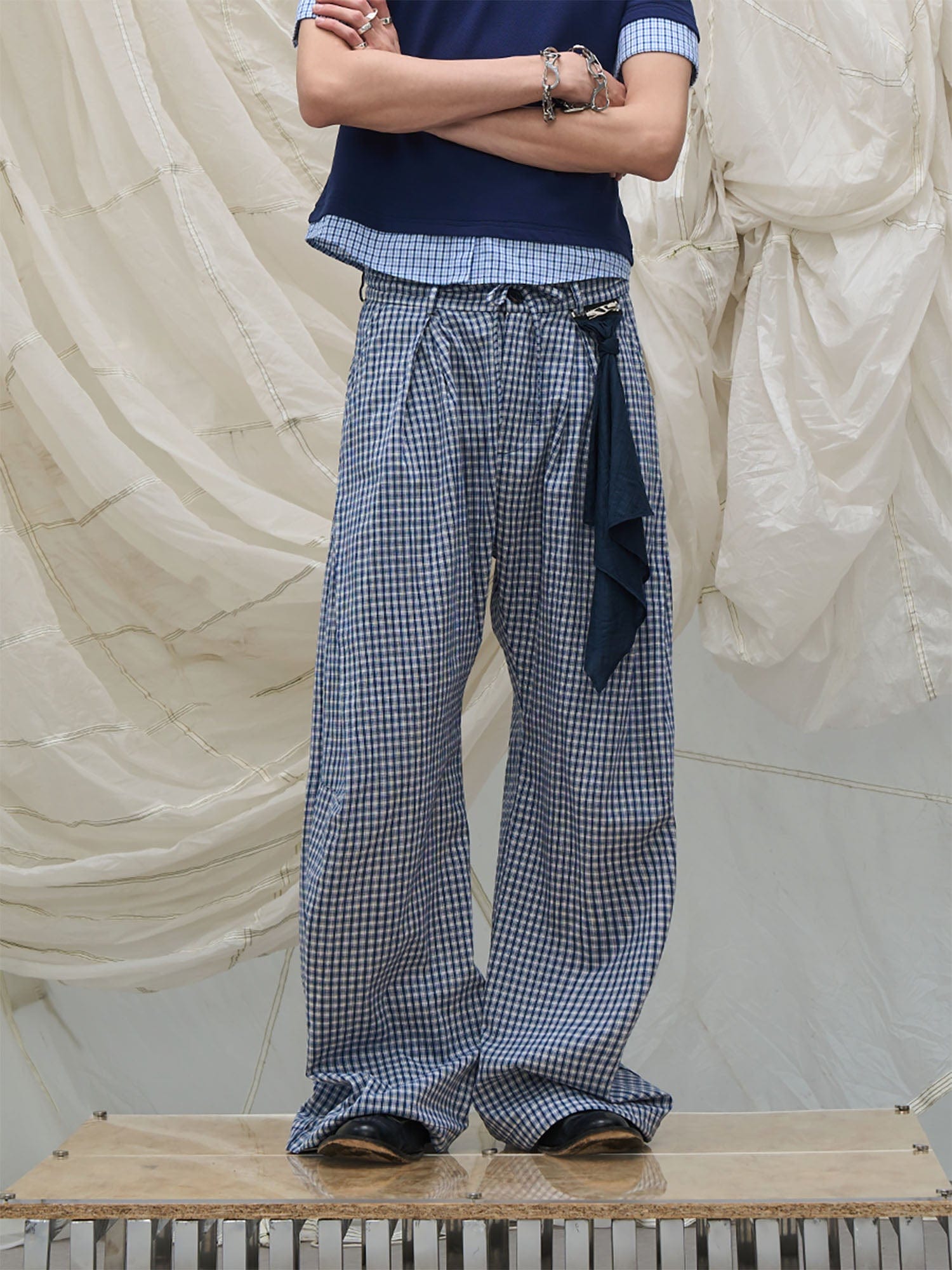 RELABEL Detachable Scarf Grid Pleated Pants