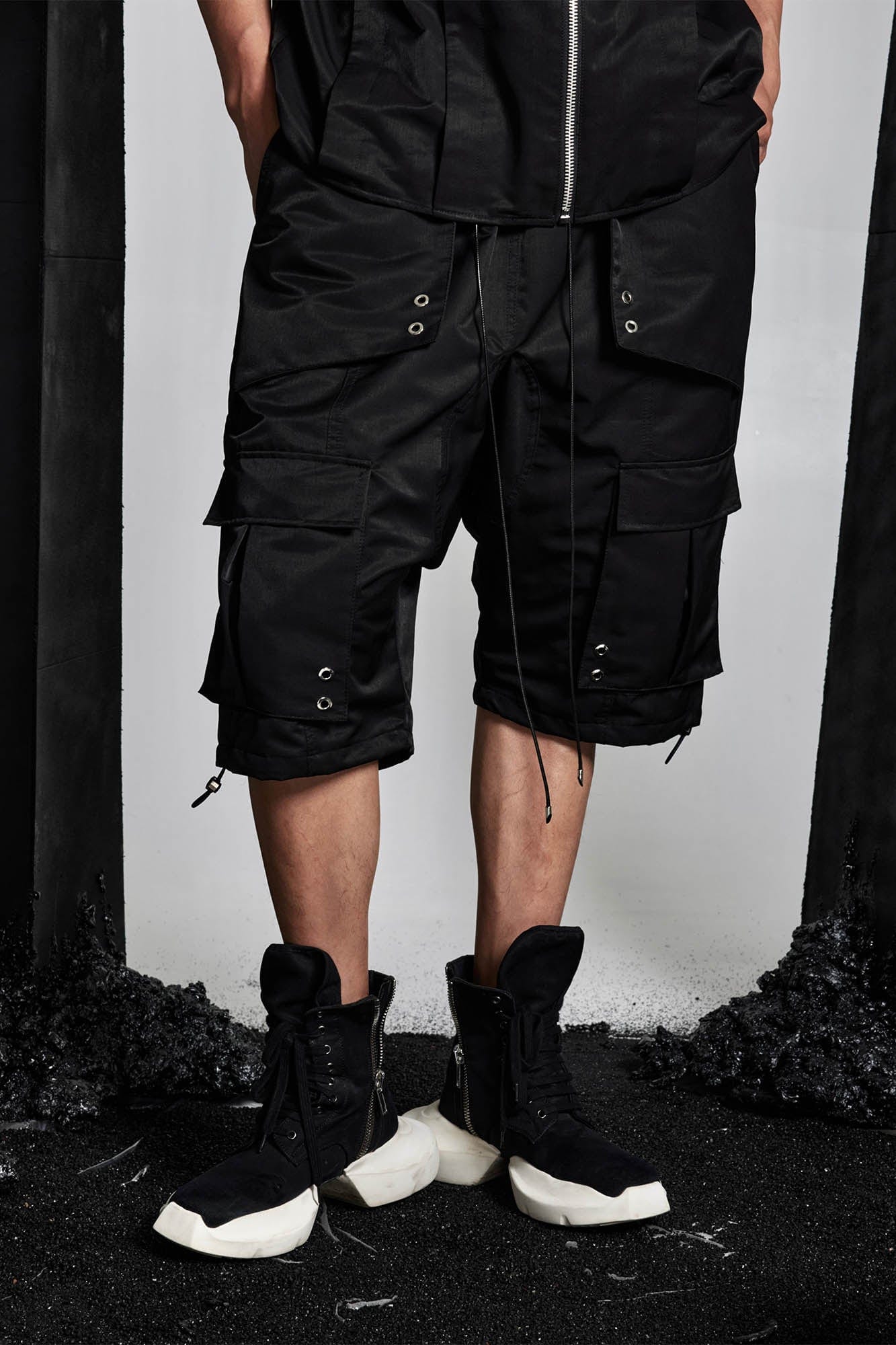 SSIN7 Multi-Pocket Satin Drawstring Shorts