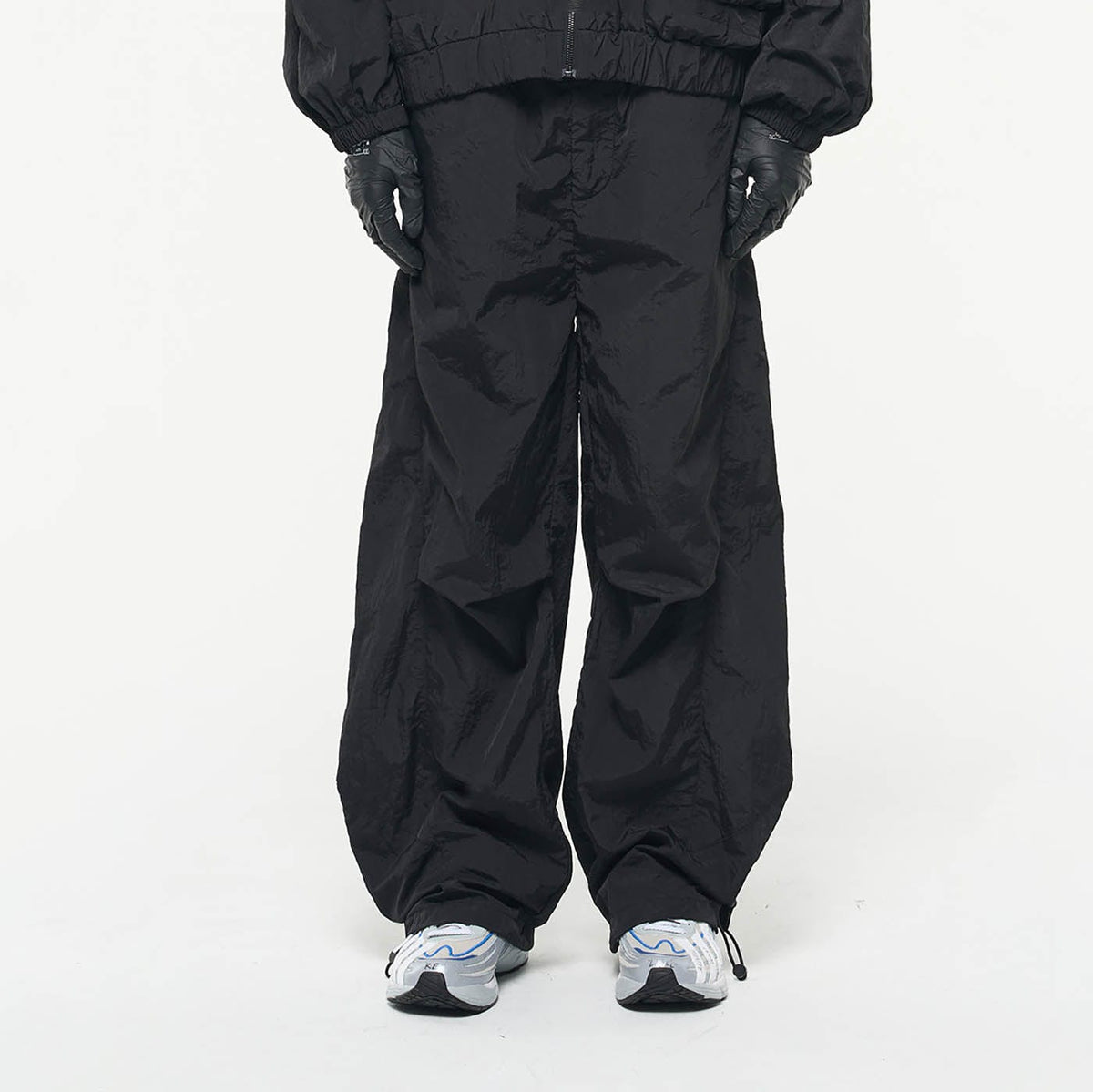 RELABEL Drawstring Pleated Wide-Leg Pants