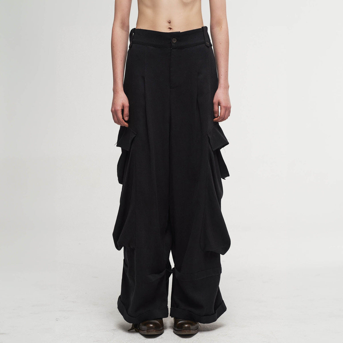 ILNya Nieternite Nifutur Draped Big-Pocket Wide-Leg Cargo Pants
