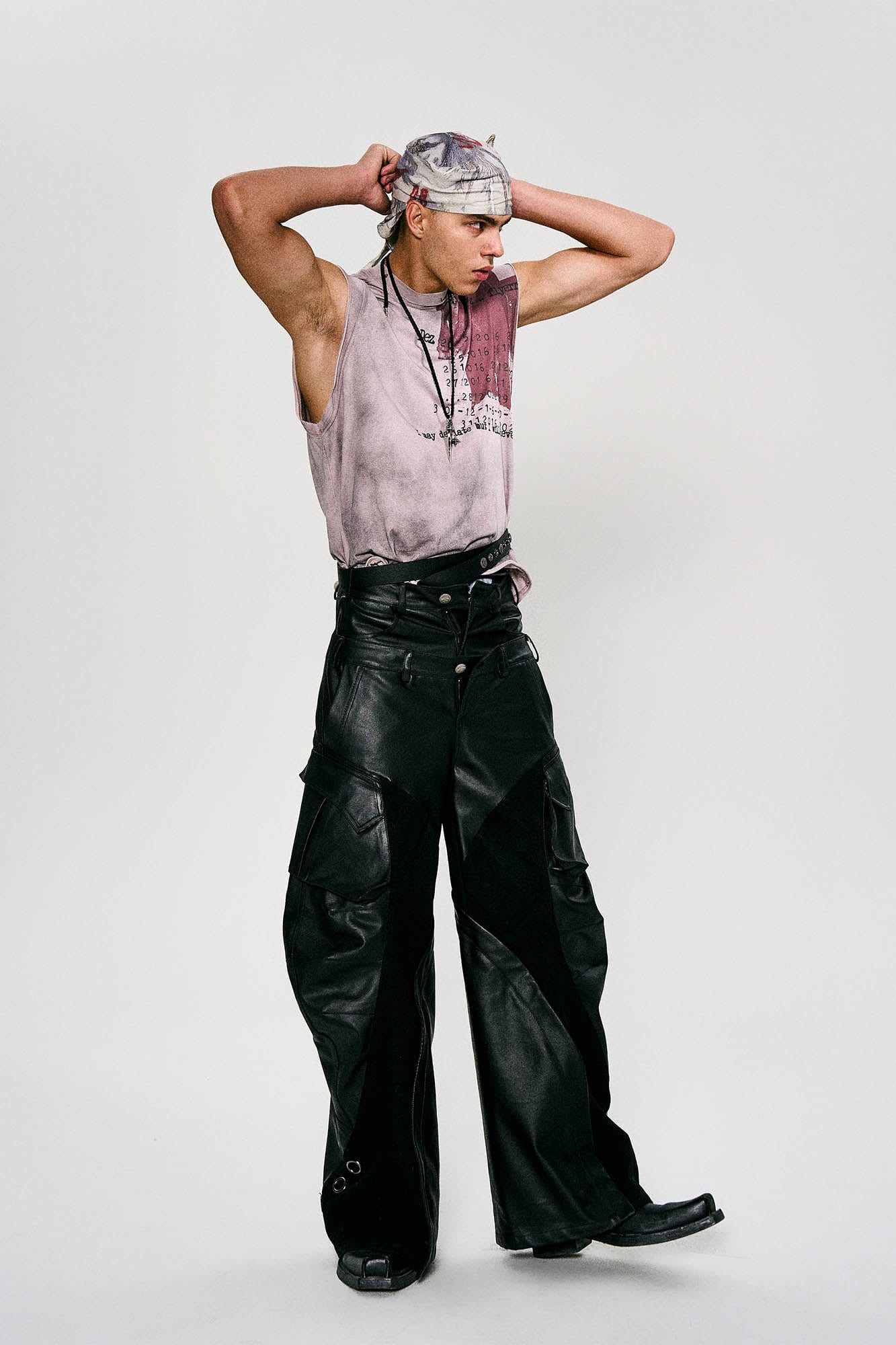 FLYERRER Distressed Cross Date-Print Sleeveless Tee