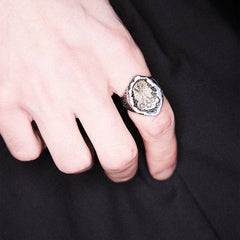 RICHILL Distressed Scissors Engraved Ring