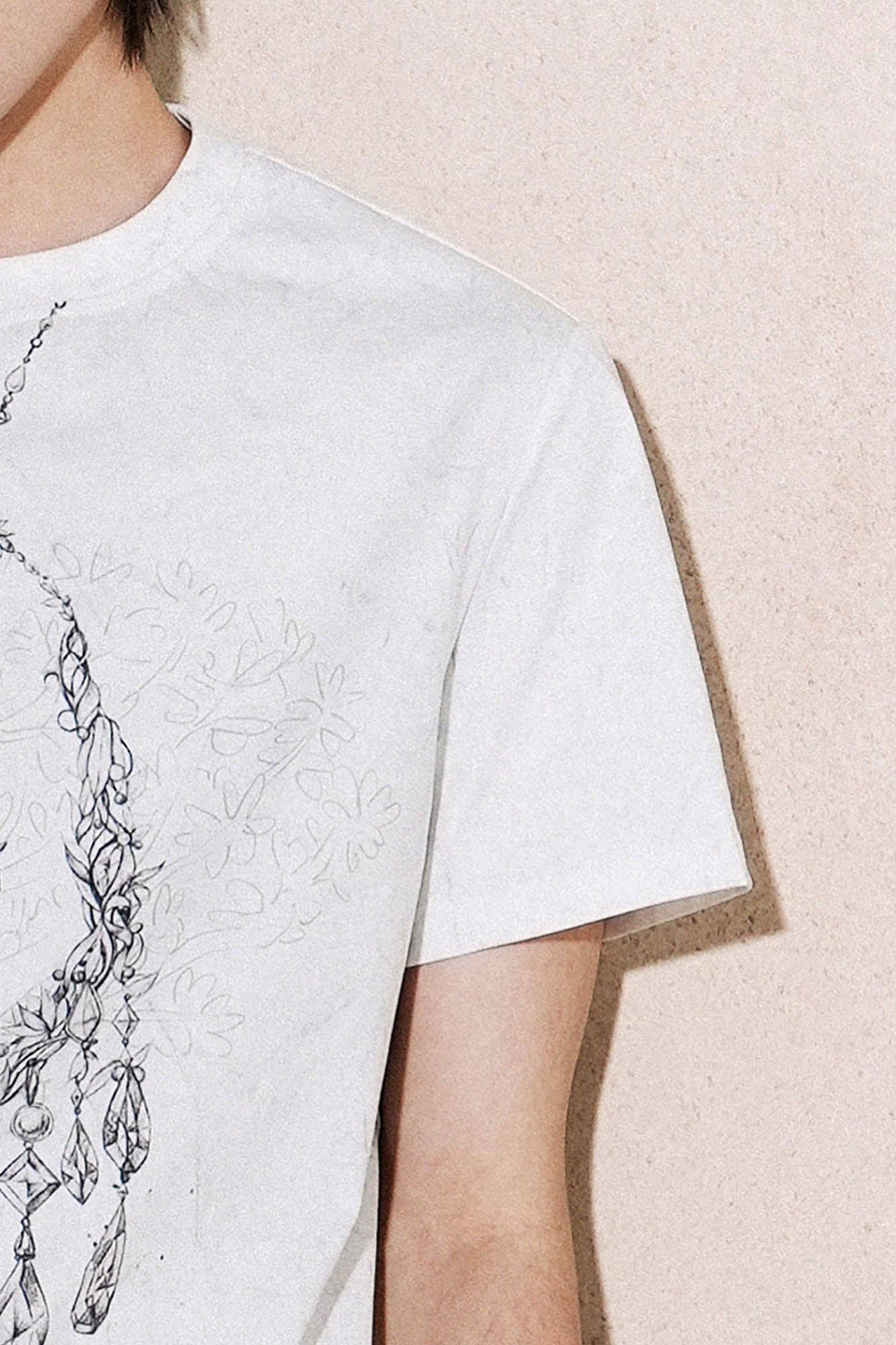 OIPWORD Crystal Necklace Graphic T-Shirt