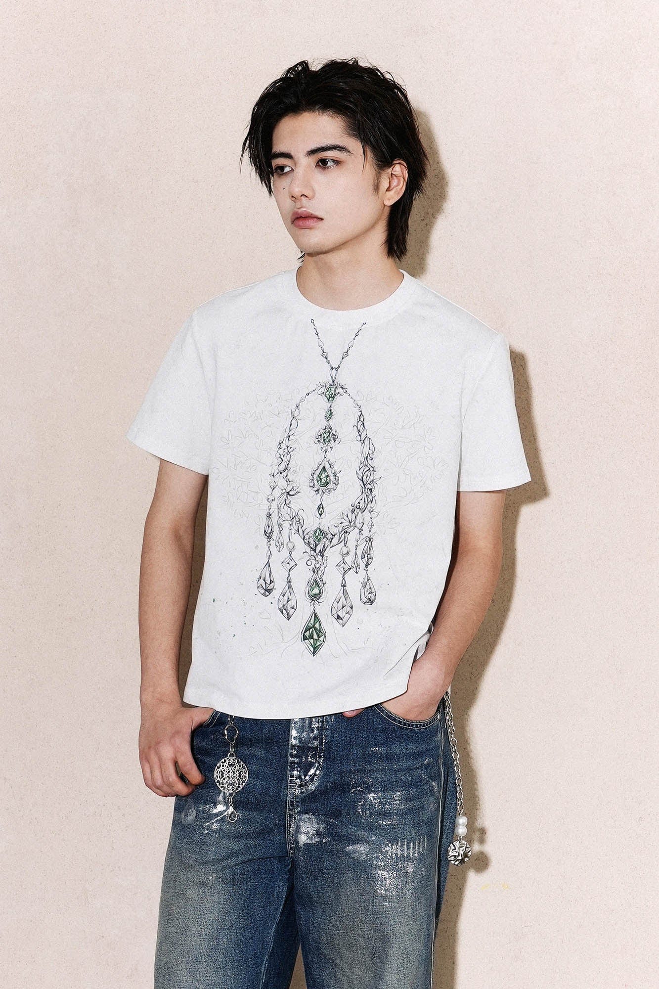 OIPWORD Crystal Necklace Graphic T-Shirt