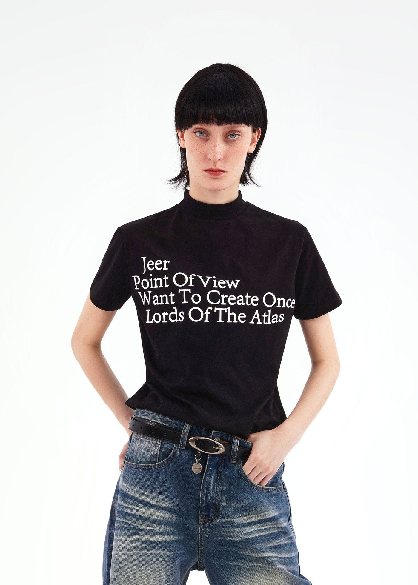 ARTIFICIAL WORLD Slogan Mock Neck T-Shirt