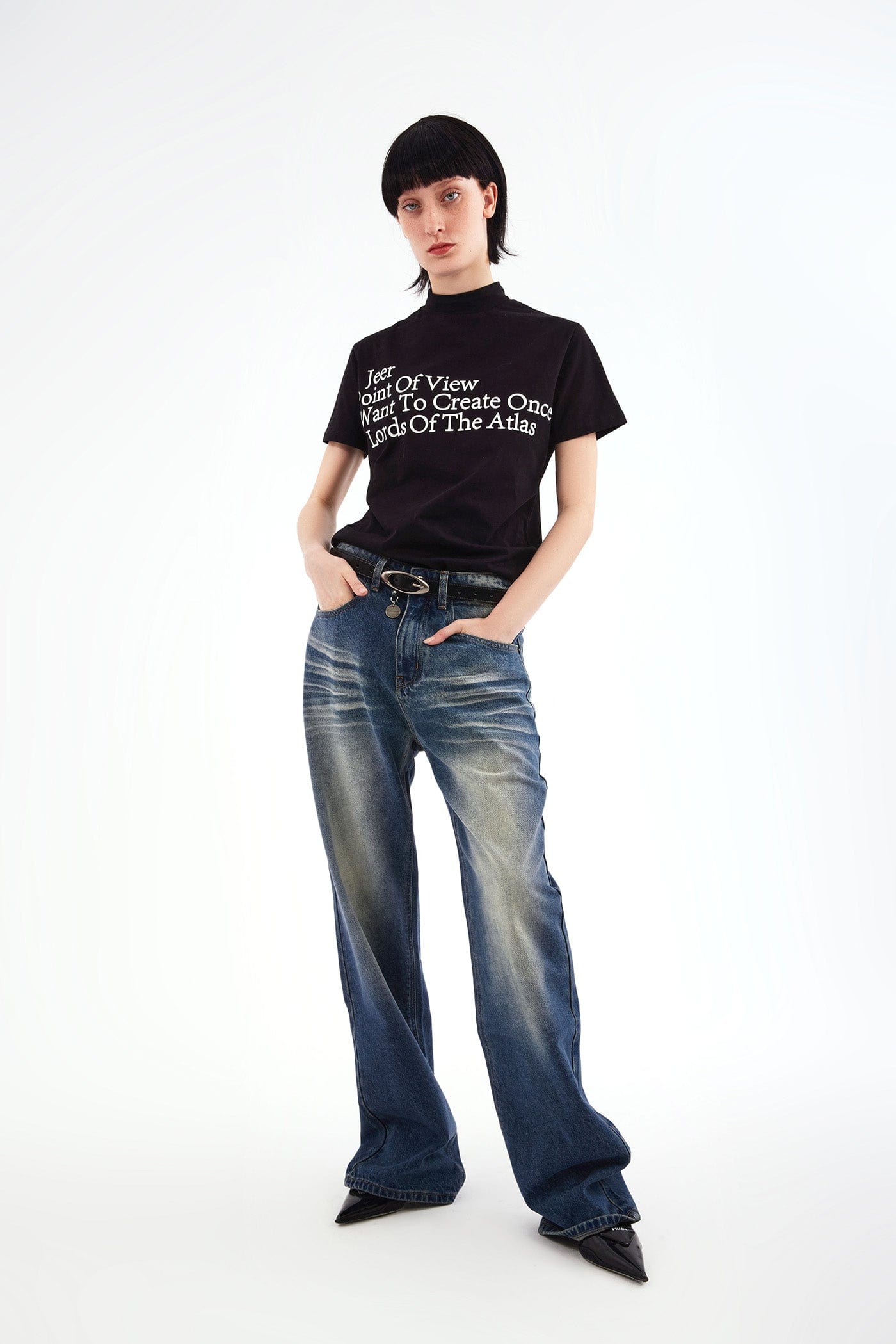 ARTIFICIAL WORLD Slogan Mock Neck T-Shirt