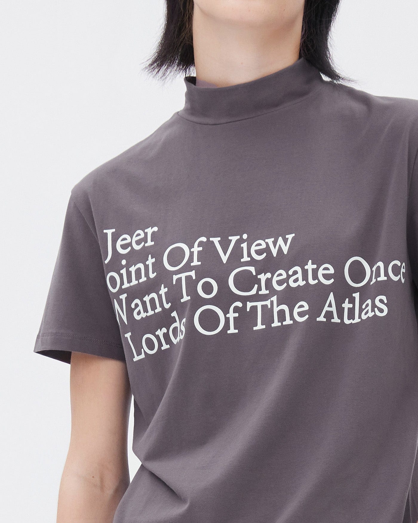ARTIFICIAL WORLD Slogan Mock Neck T-Shirt
