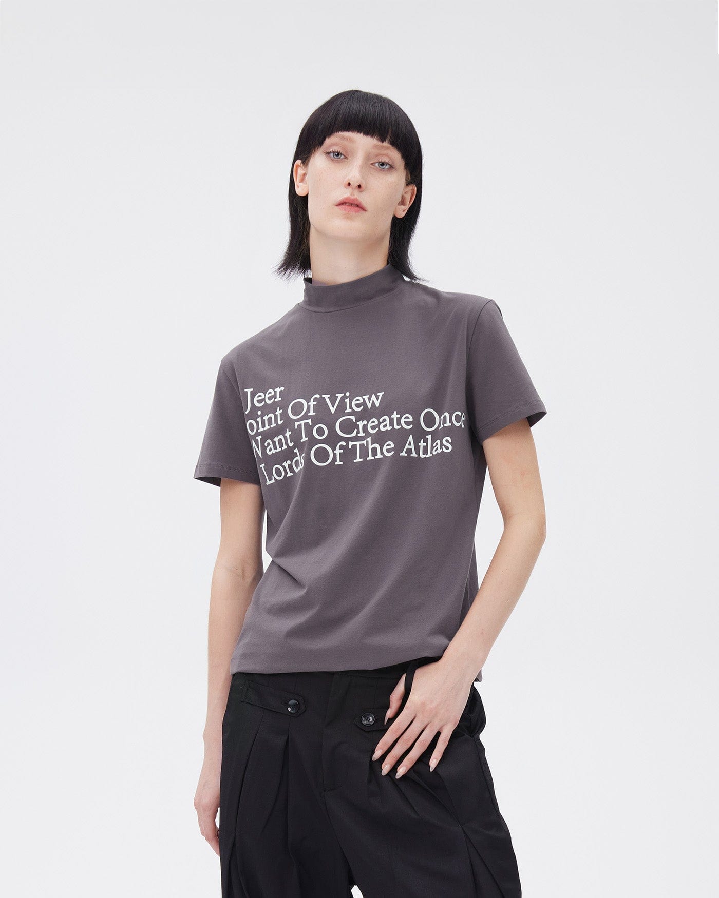 ARTIFICIAL WORLD Slogan Mock Neck T-Shirt