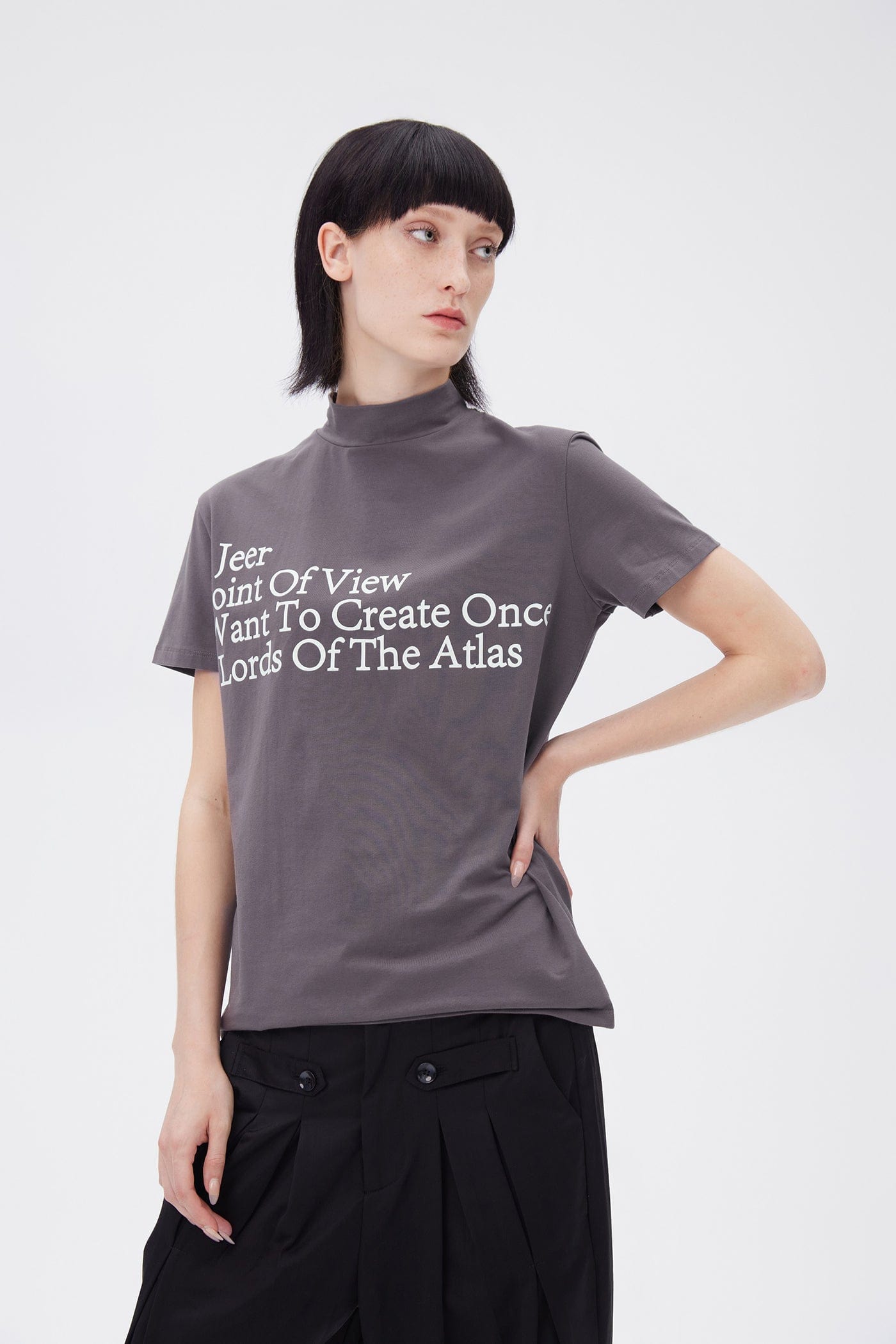 ARTIFICIAL WORLD Slogan Mock Neck T-Shirt