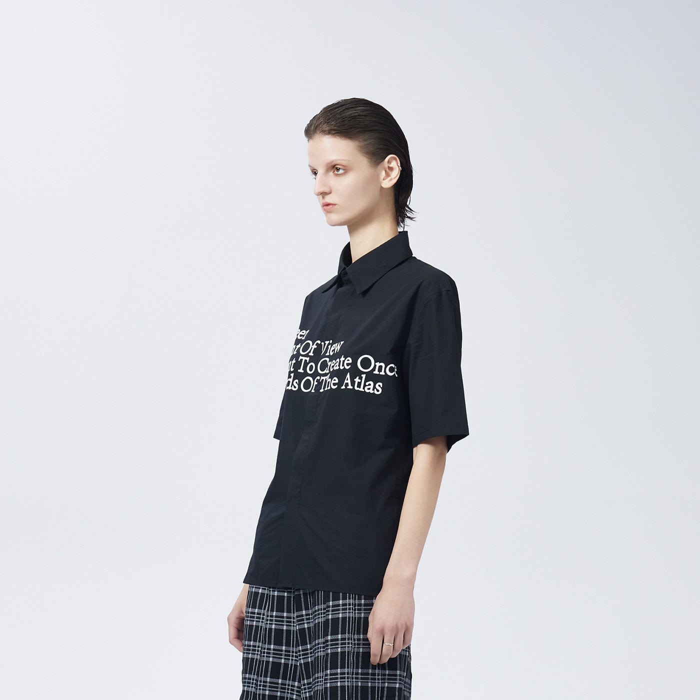ARTIFICIAL WORLD Slogan Mock Neck T-Shirt