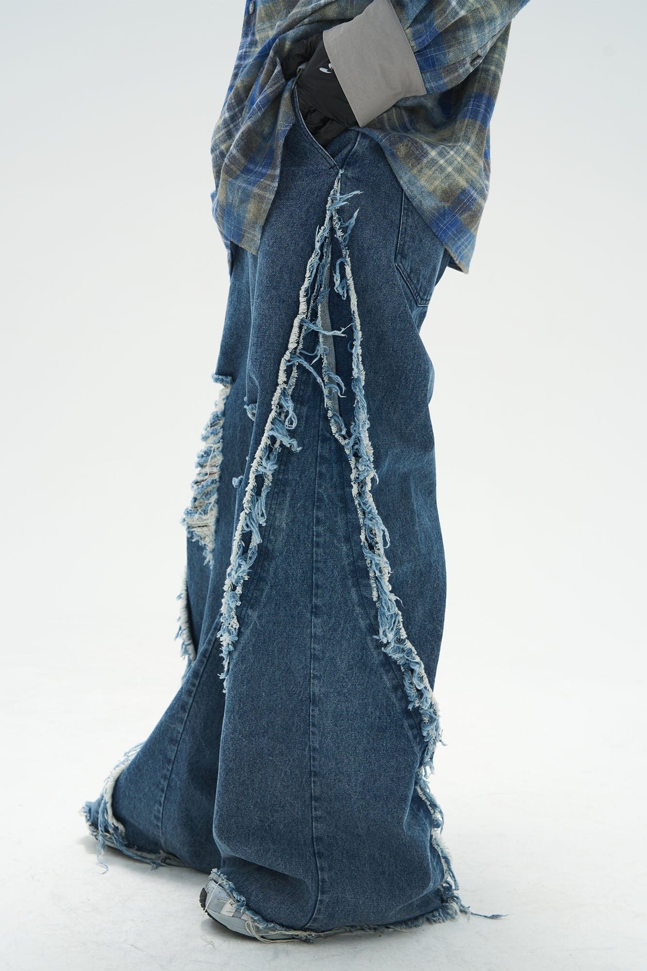 RELABEL Split Heavy-Distressed Washed Denim Pants