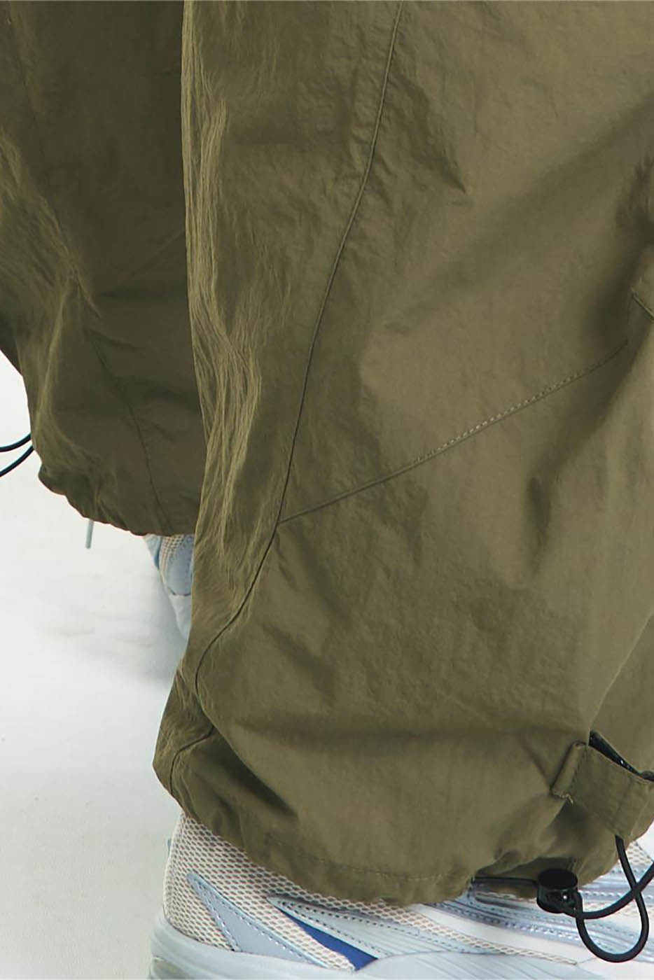 RELABEL Pleated Spliced Parachute Pants