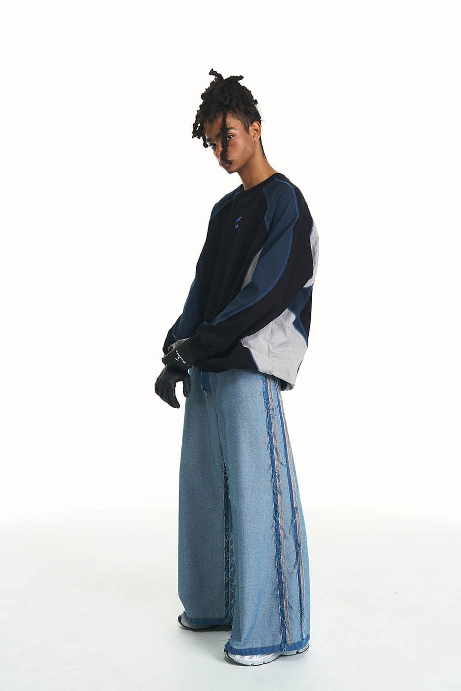 RELABEL Inside-Out Spliced Frayed Baggy Jeans