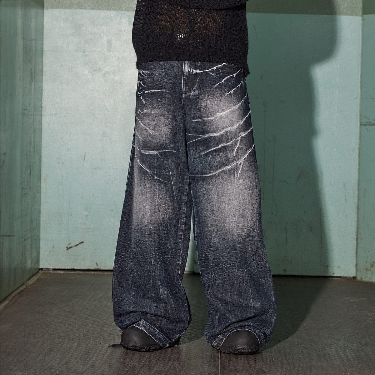 DND4DES Lighting Crease Washed Wide-Leg Jeans