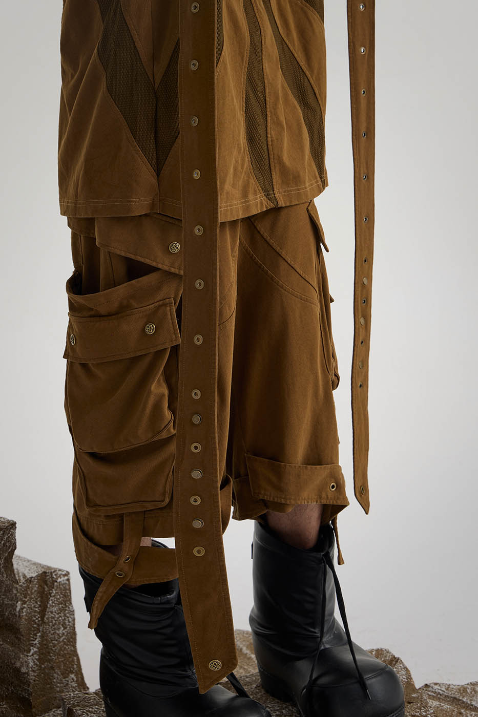 FLYERRER Deconstructed Spliced Strap Rivet T-Shirt
