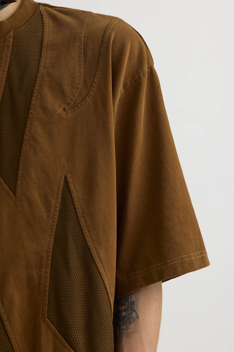 FLYERRER Deconstructed Spliced Strap Rivet T-Shirt