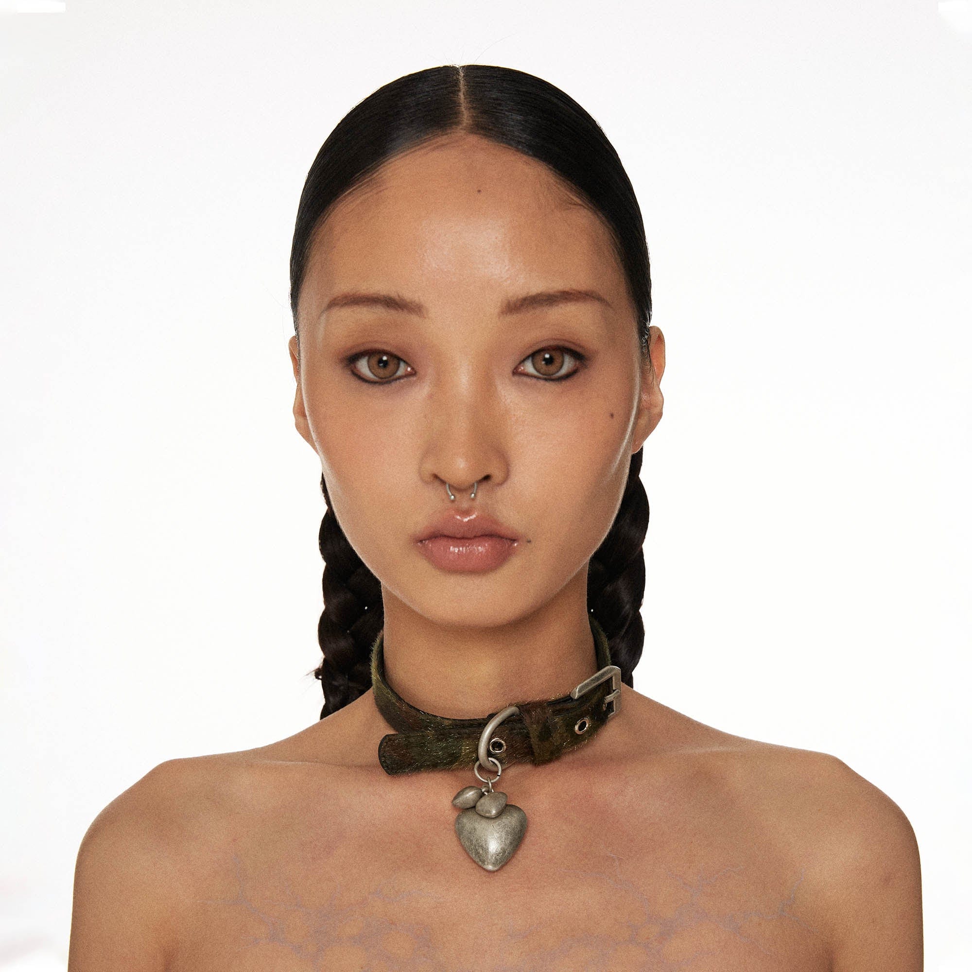 SCHWARZGOLD Mohair Metal Heart Choker