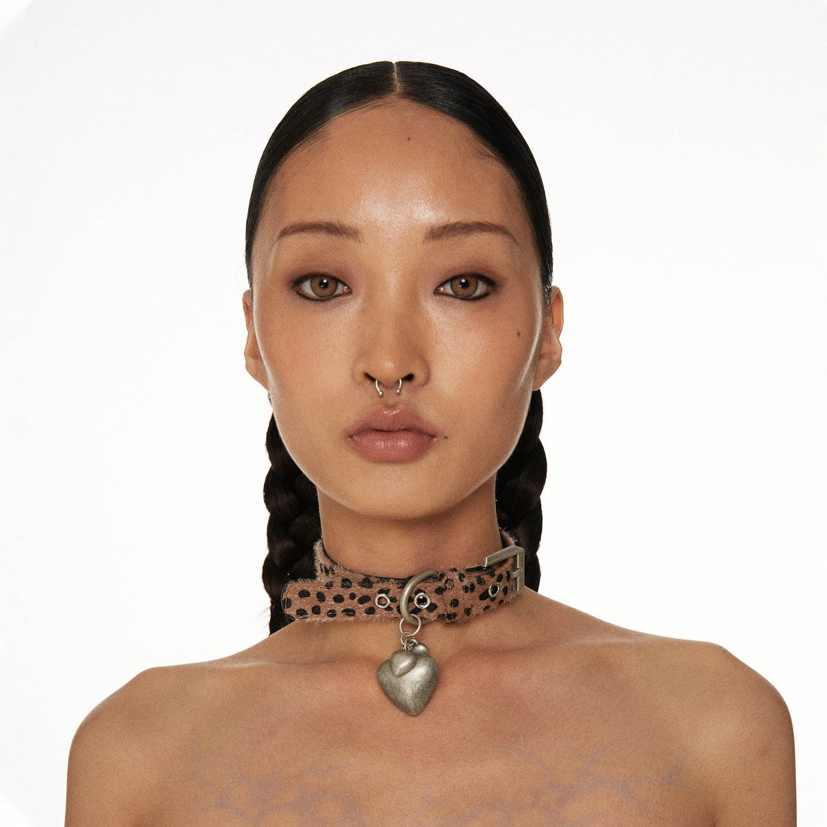 SCHWARZGOLD Mohair Metal Heart Choker