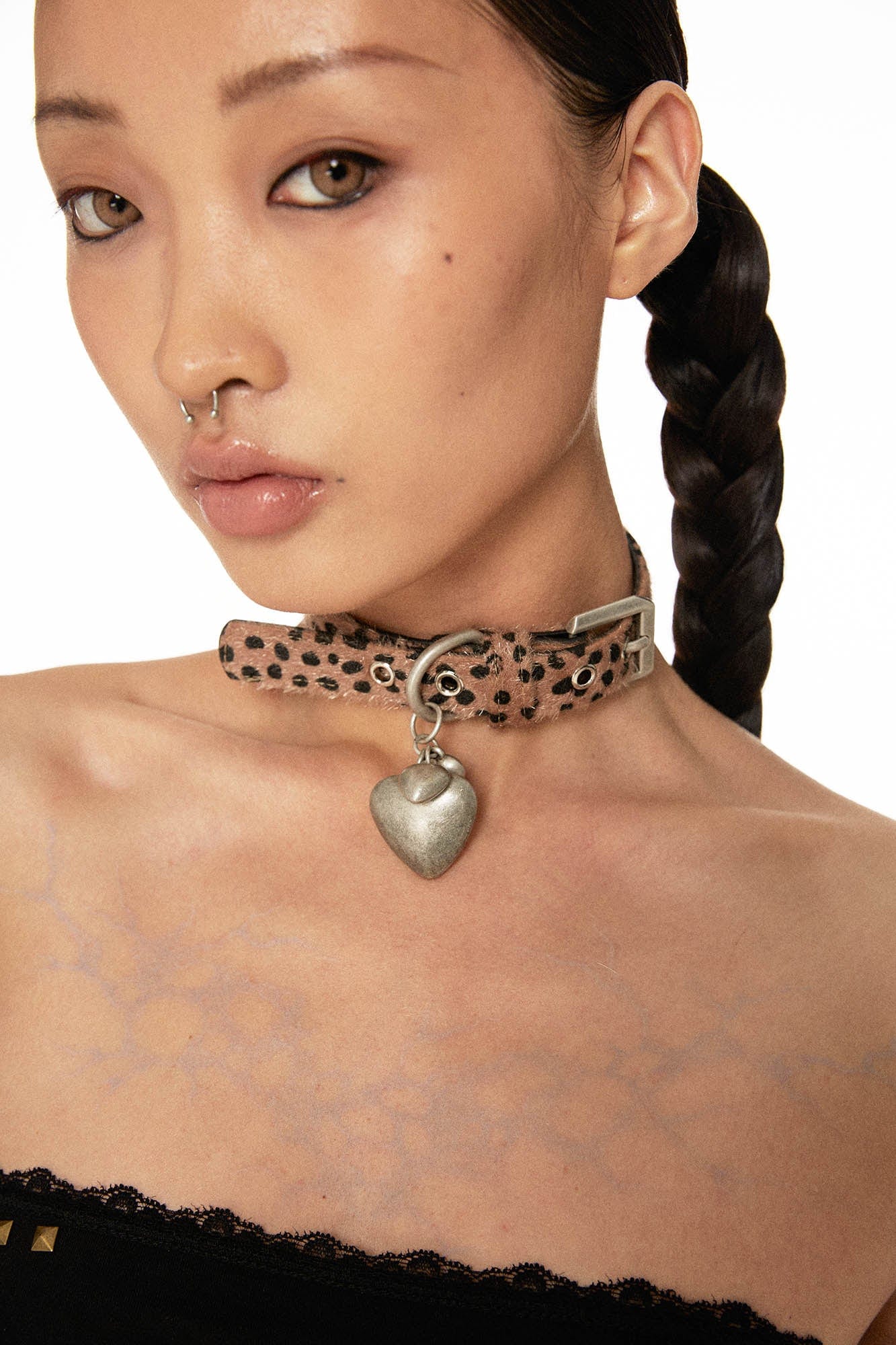 SCHWARZGOLD Mohair Metal Heart Choker