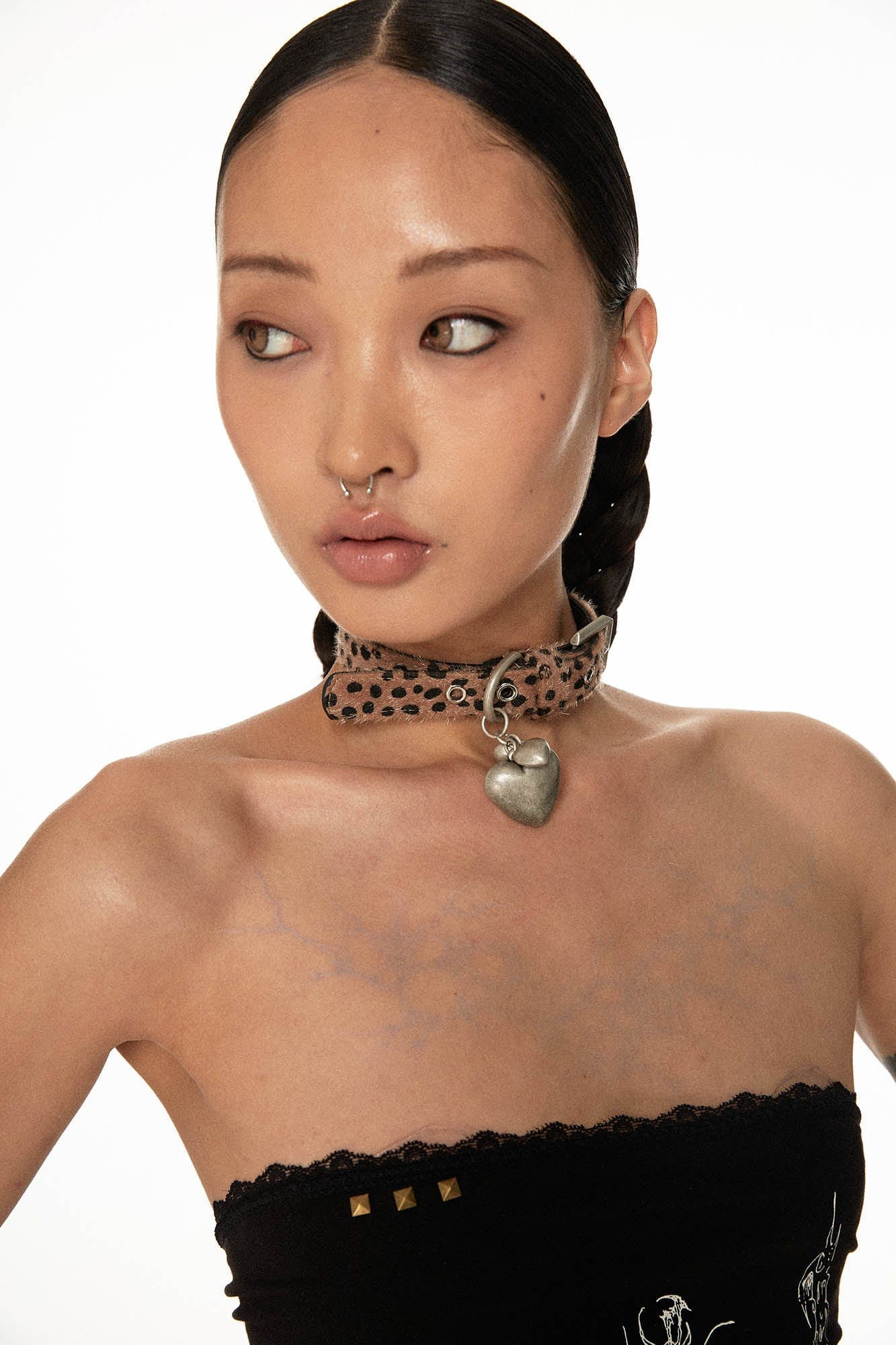 SCHWARZGOLD Mohair Metal Heart Choker