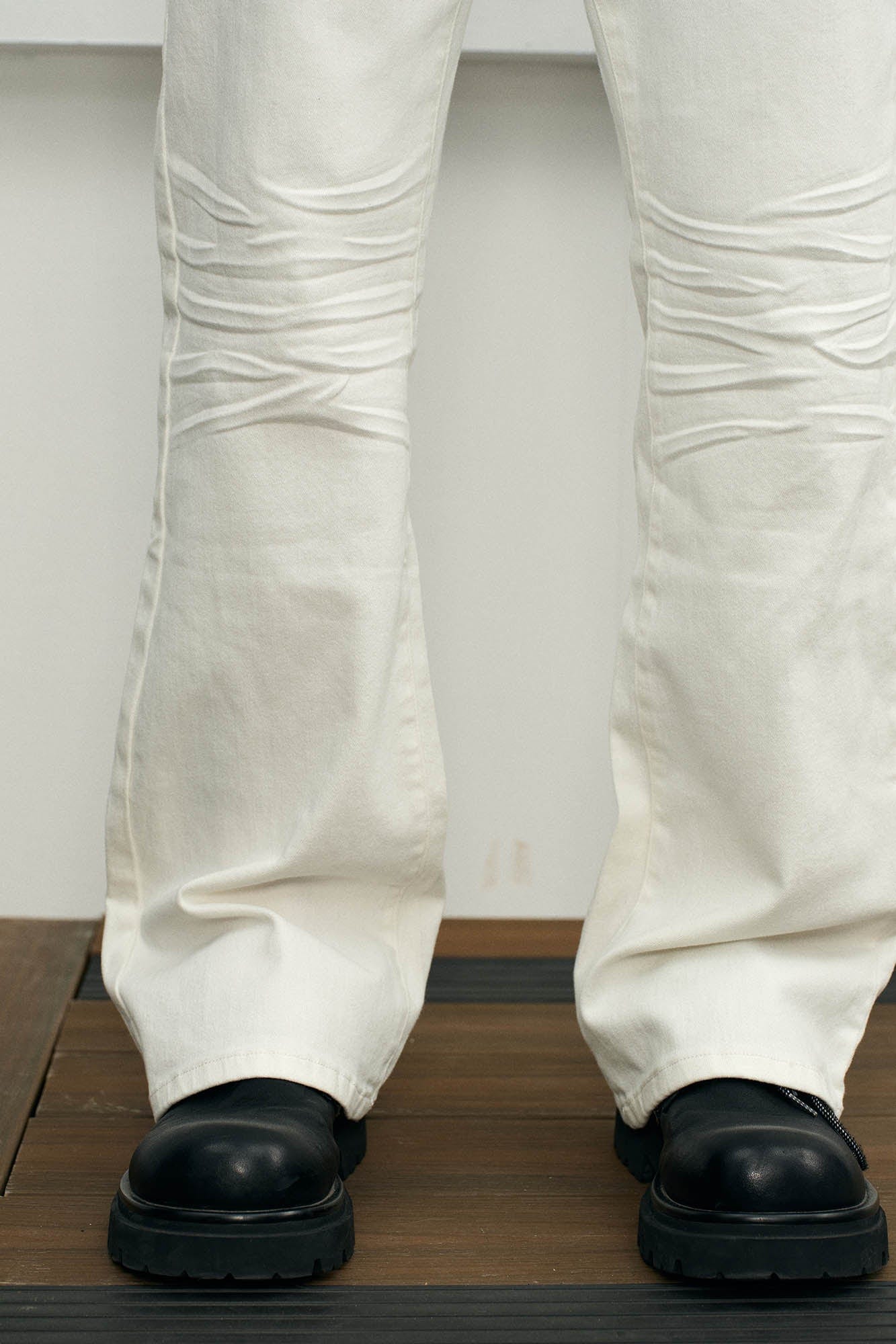KREATE Pleated Straight-Leg Jeans