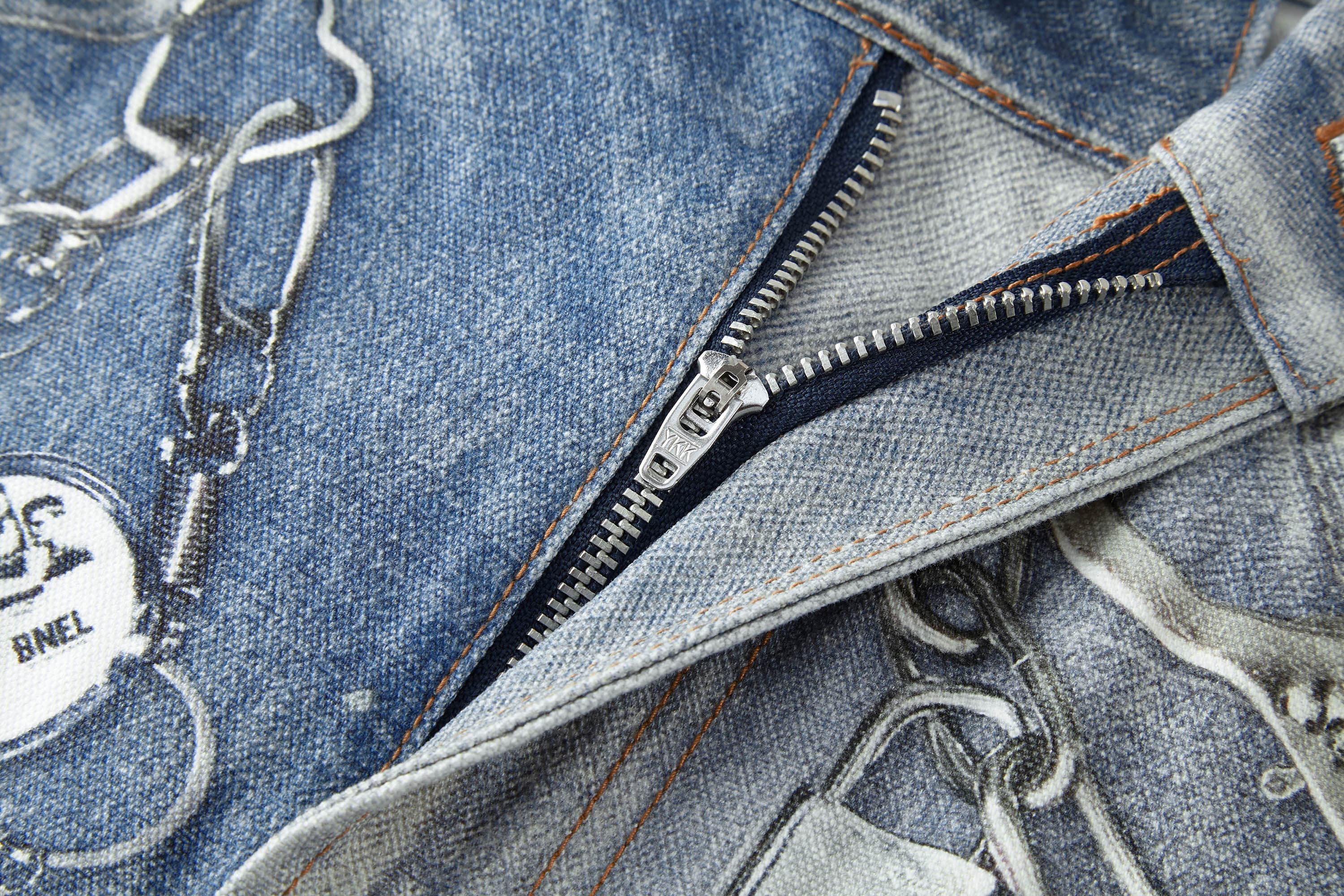 BONELESS Retro Chain Graphic Washed Jeans