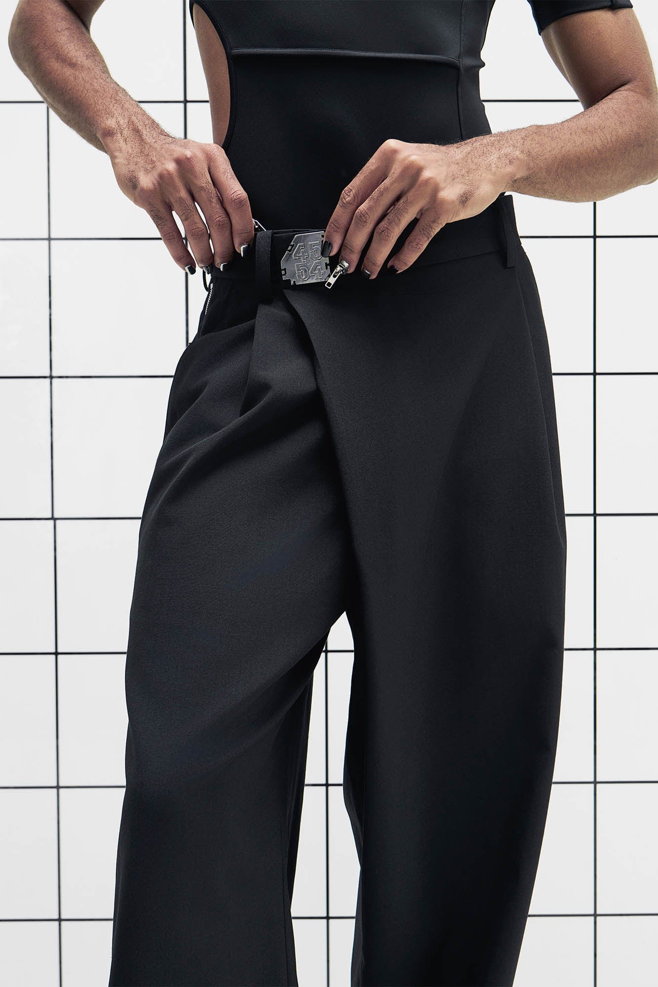 455EMBLE Side-Zip Asymmetrical PU-Pocket Pants