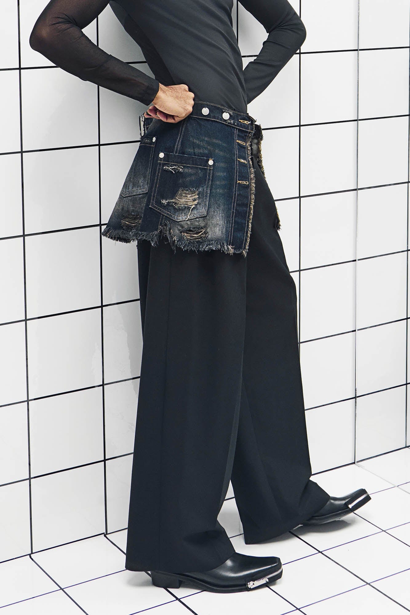 455EMBLE Detachable Frayed Waistband Washed Jeans