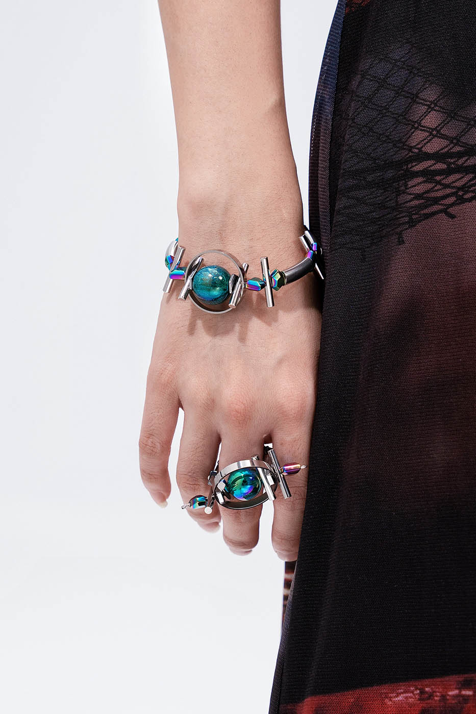 ILLUSORY Planet Beaded Ring