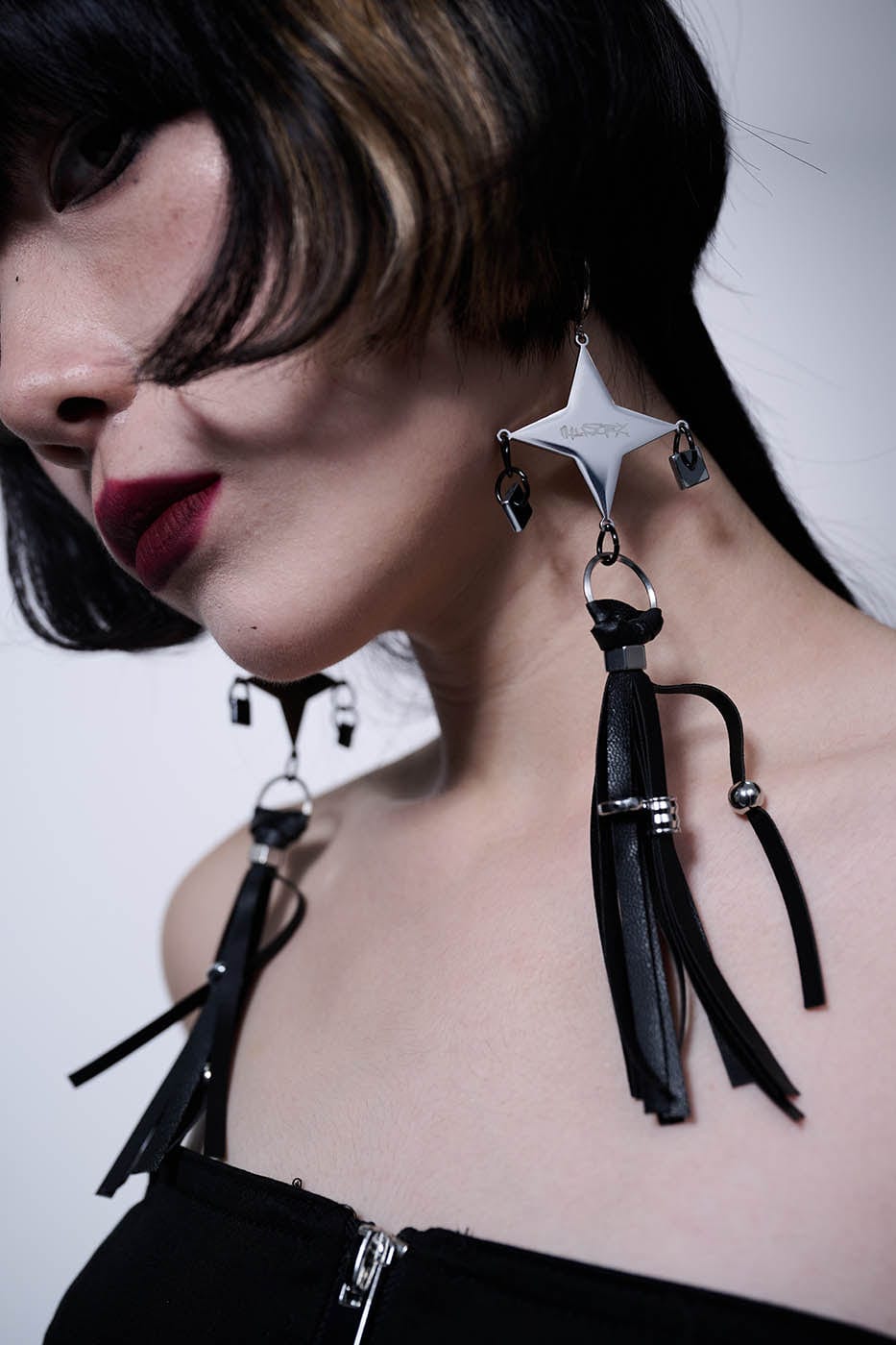 ILLUSORY Four-Pointed Star Tassel Earrings