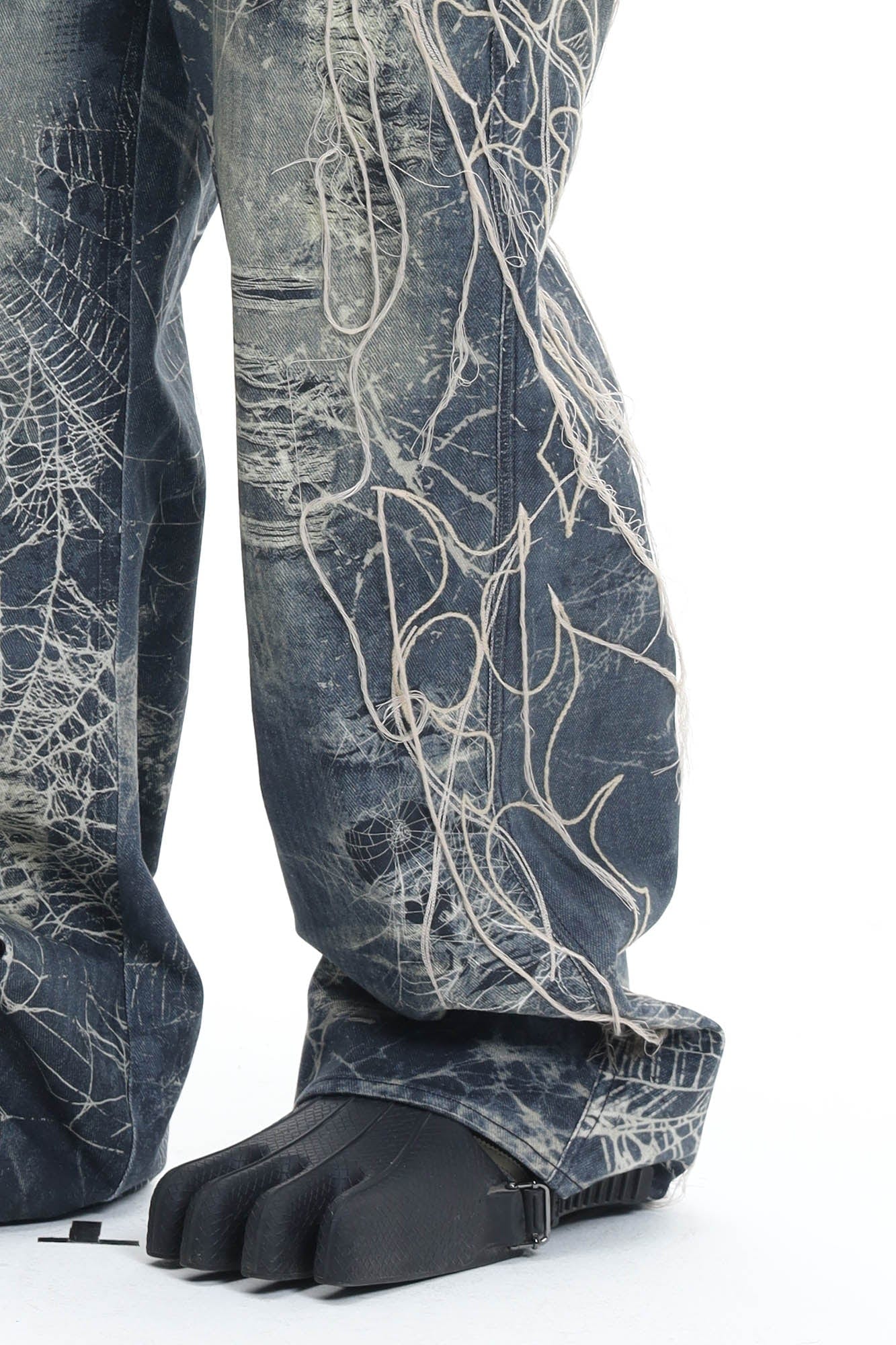 DND4DES Distressed Spider Web Embroidered Jeans