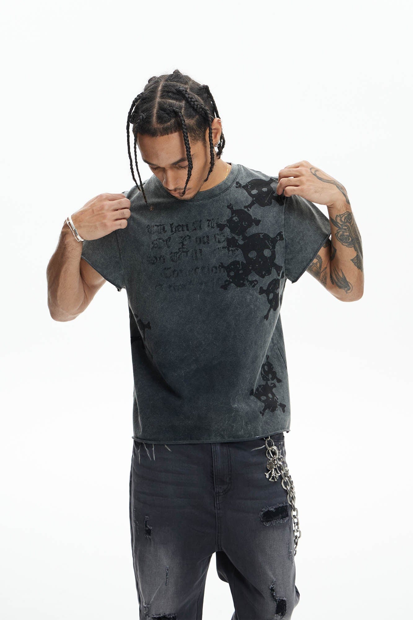 DND4DES Distressed Skull Graphic T-Shirt