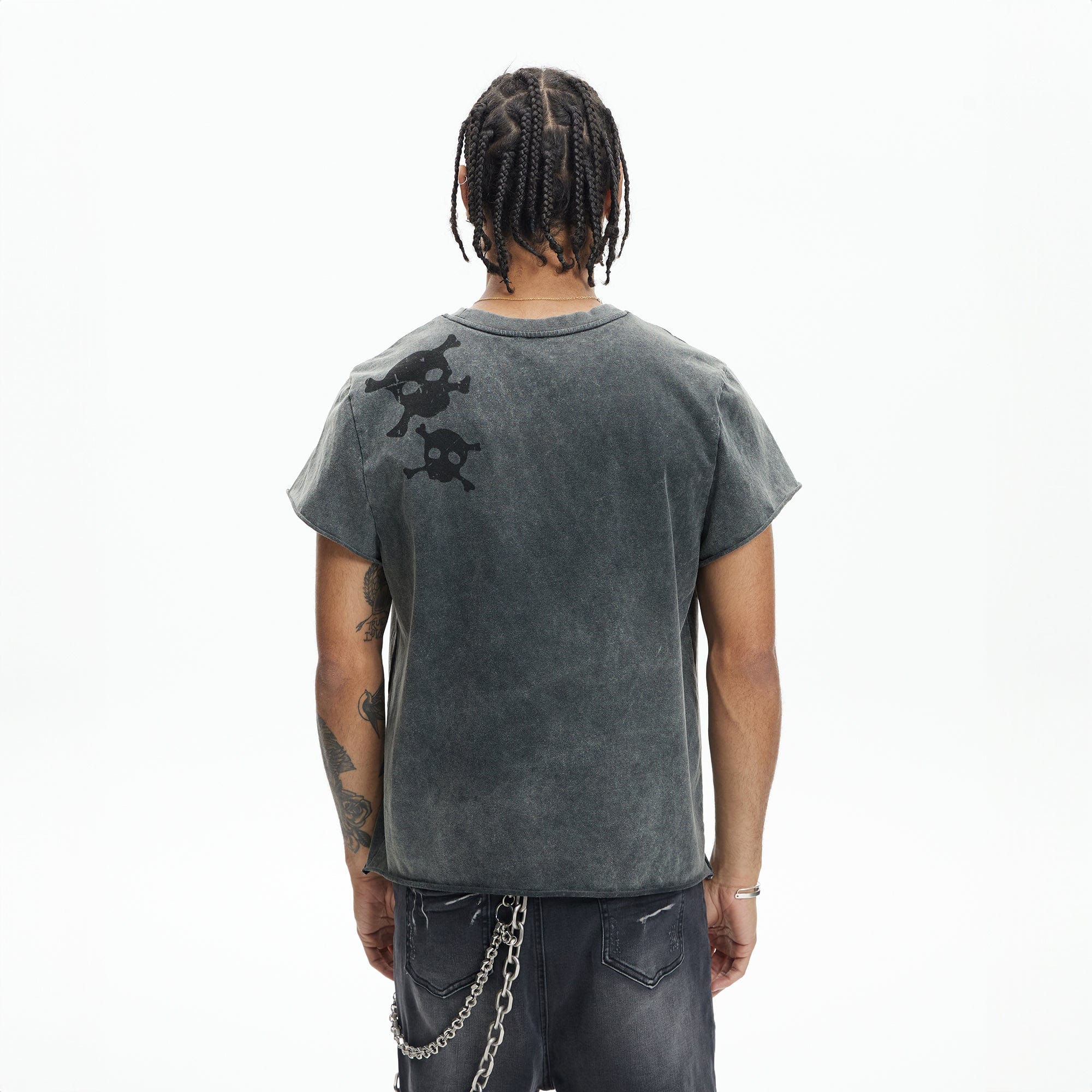 DND4DES Distressed Skull Graphic T-Shirt