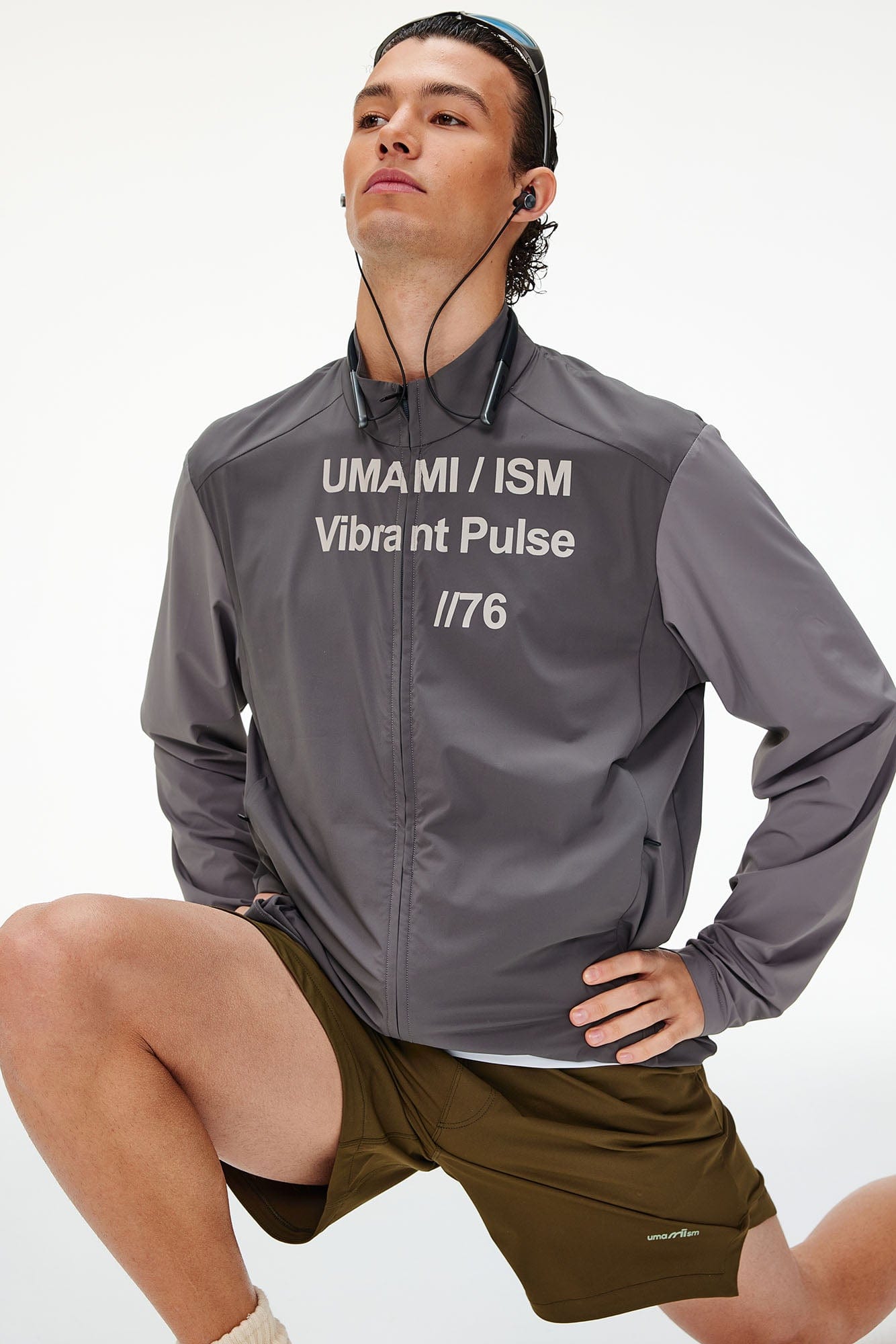 UMAMIISM Slogan Contrast Sleeve Mock Neck UV Protection Jacket