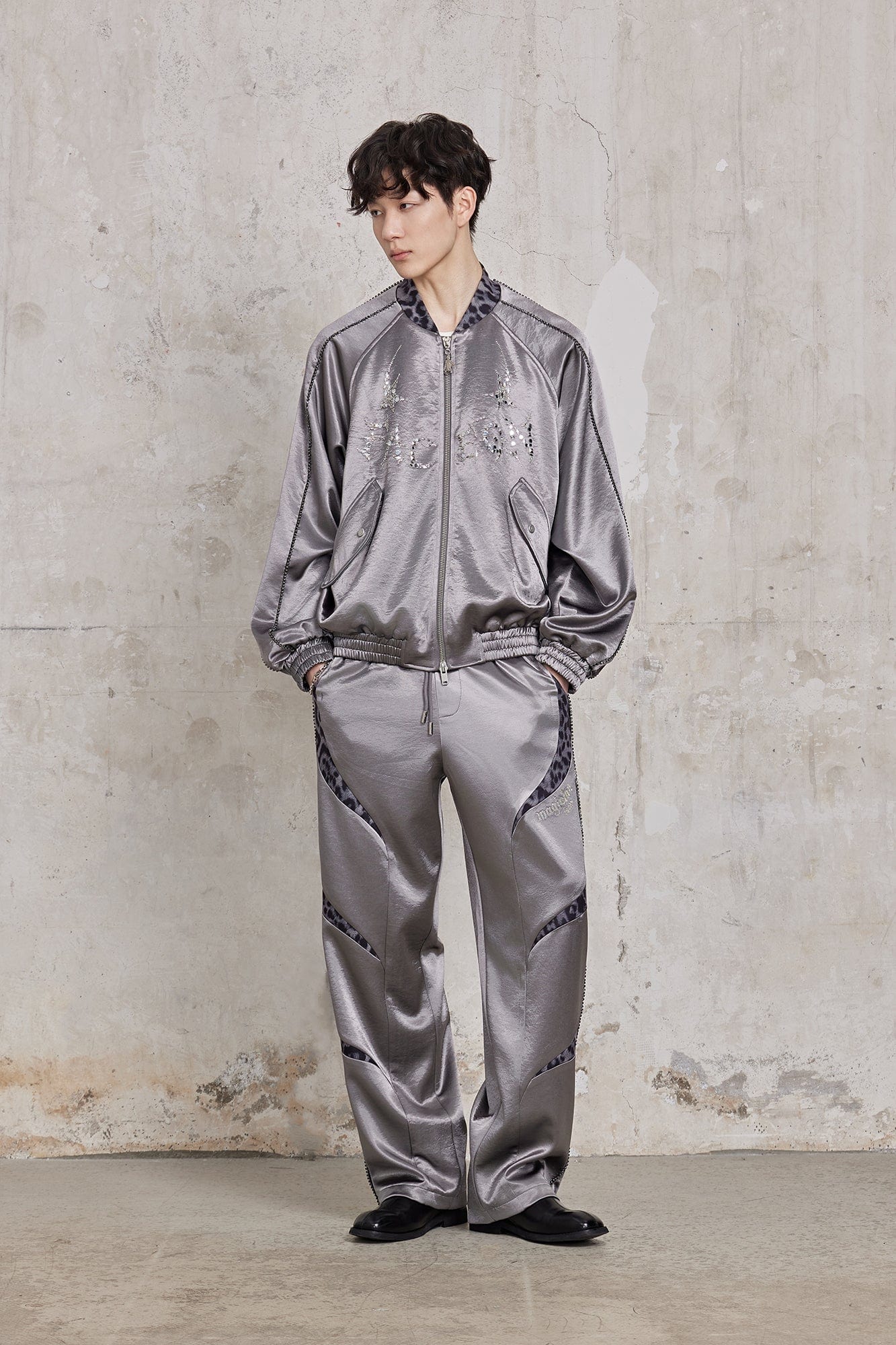FACEONLAB Rivet Diamond Satin Leopard-Collar Jacket