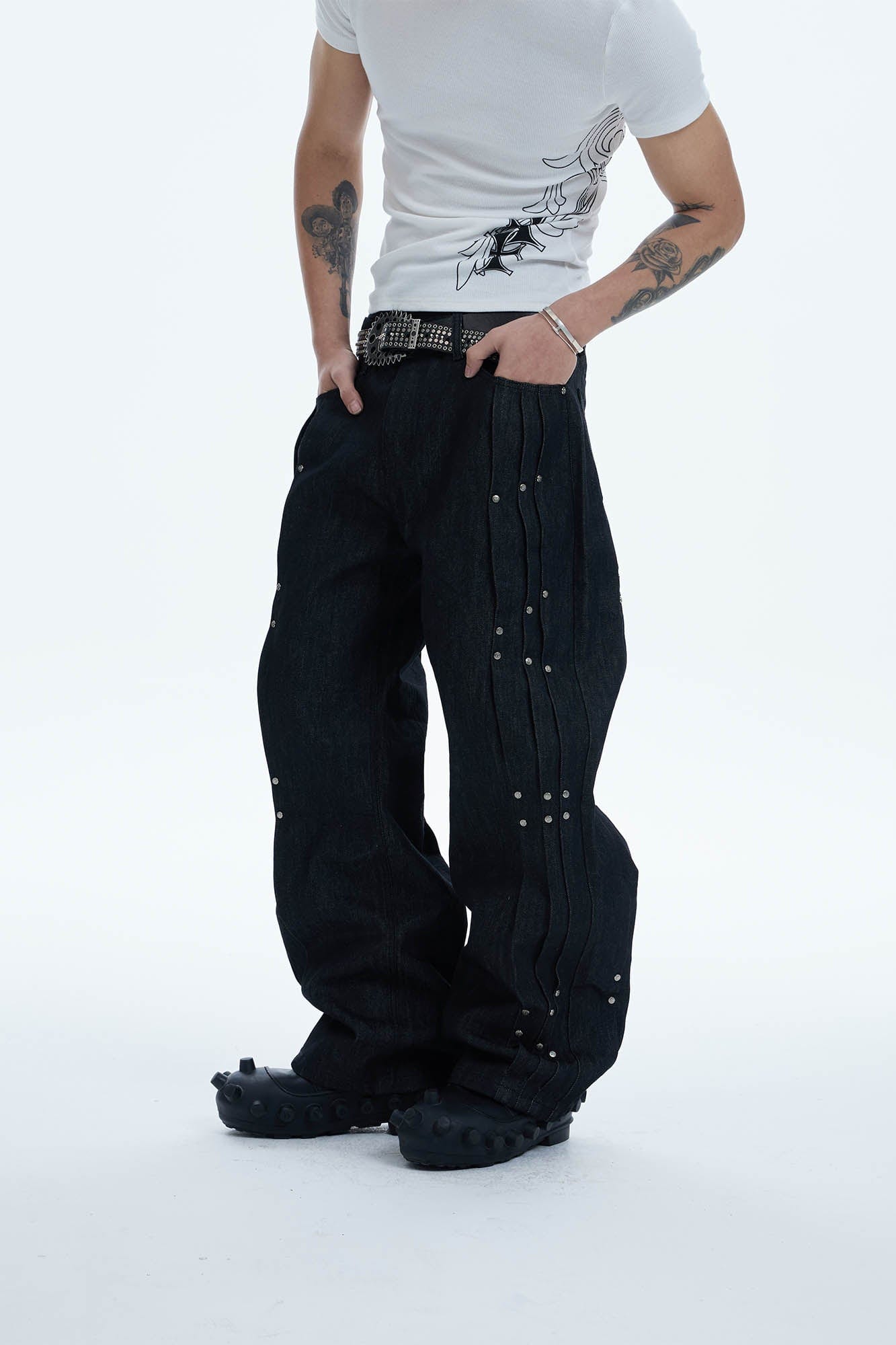 DND4DES Paneled Rivet Wide-Leg Jeans