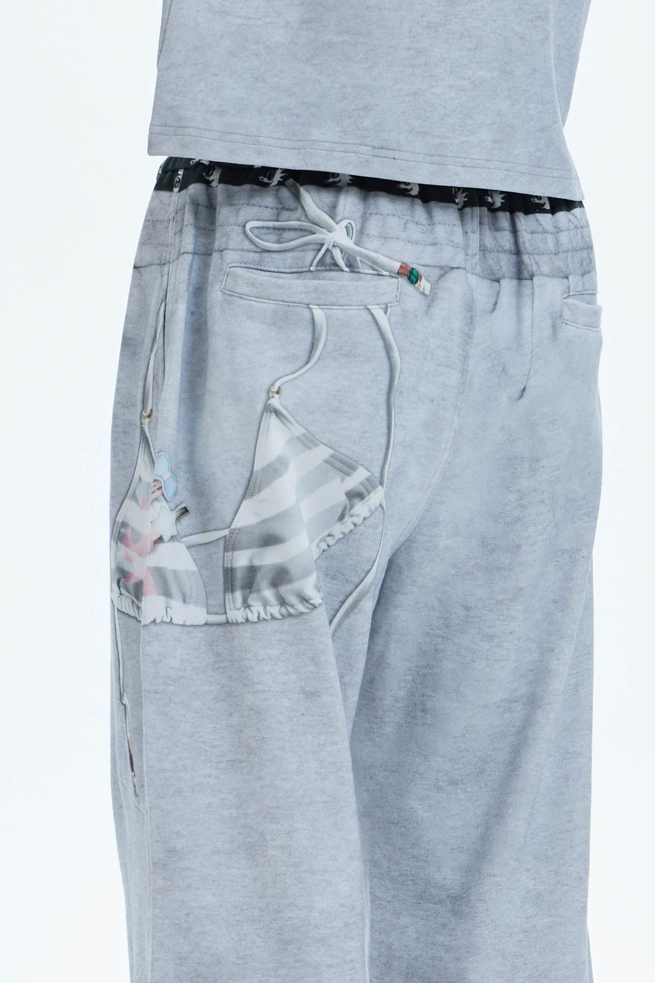 DND4DES Doll Charm Graphic Double-Waist Sweatpants