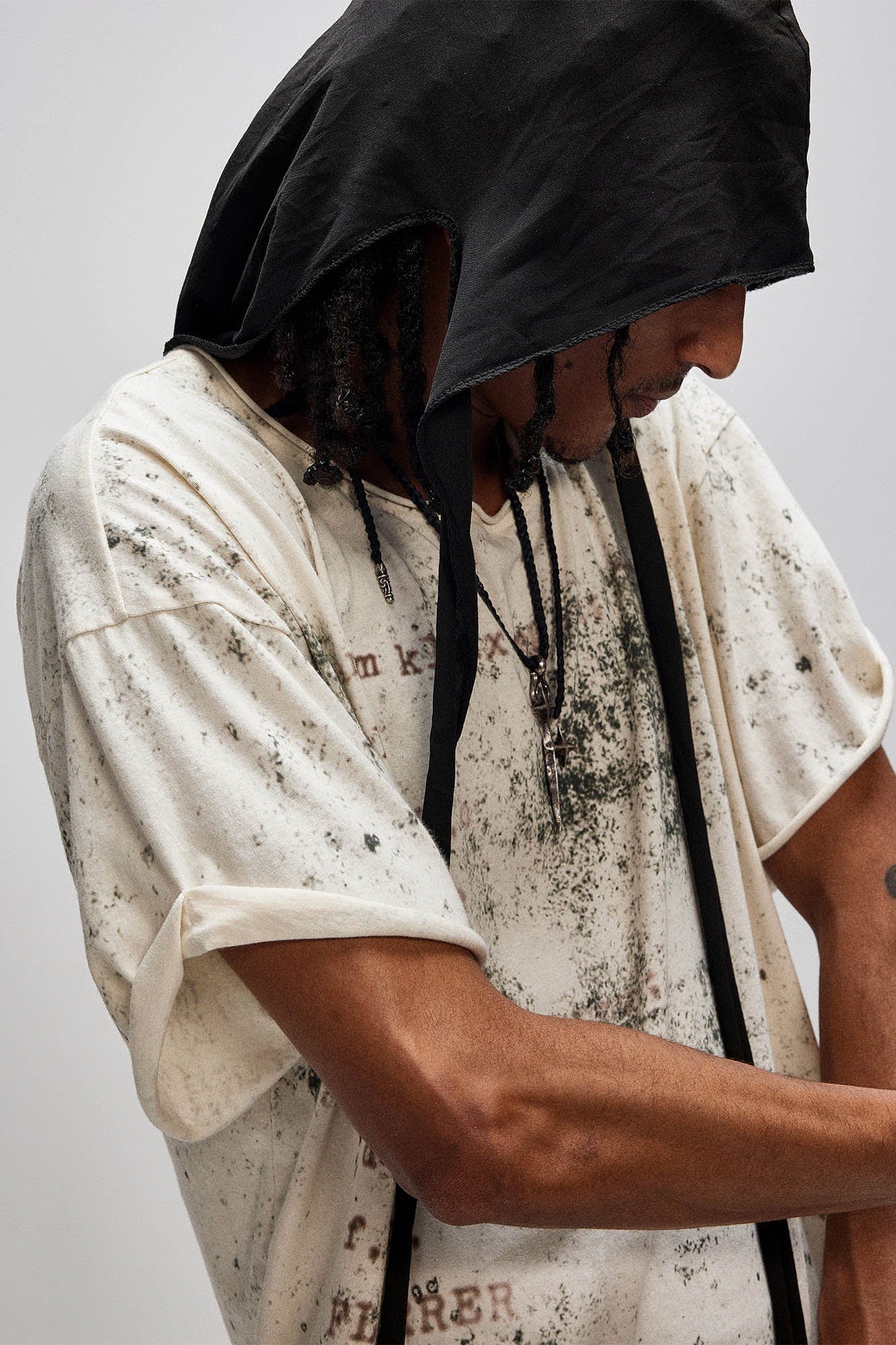 FLYERRER Grunge Brush-Stained Raw Hem T-Shirt