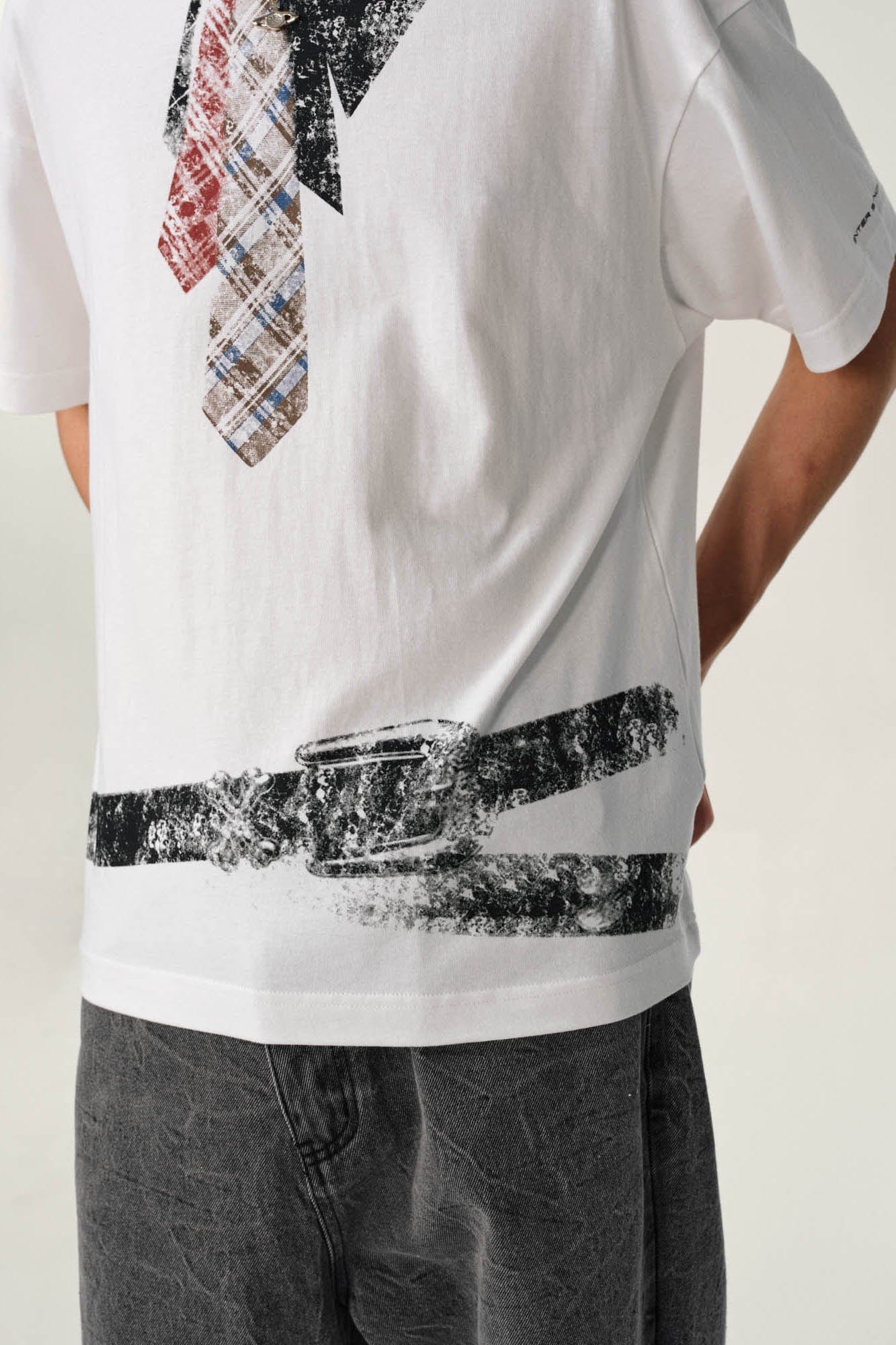 OVDY Tie-Belt Graphic T-Shirt