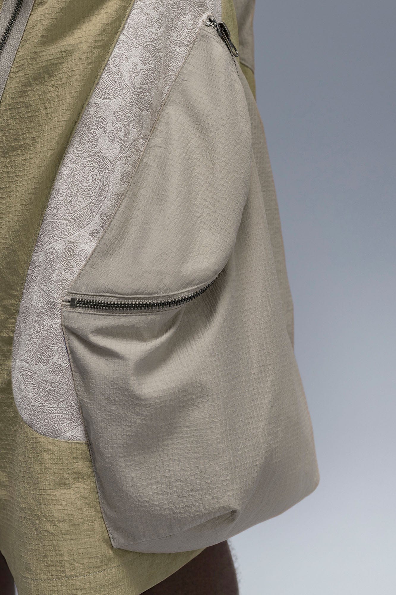 XIPHEVIL Snake Skin Contrast Panel Multi-Pocket Shorts
