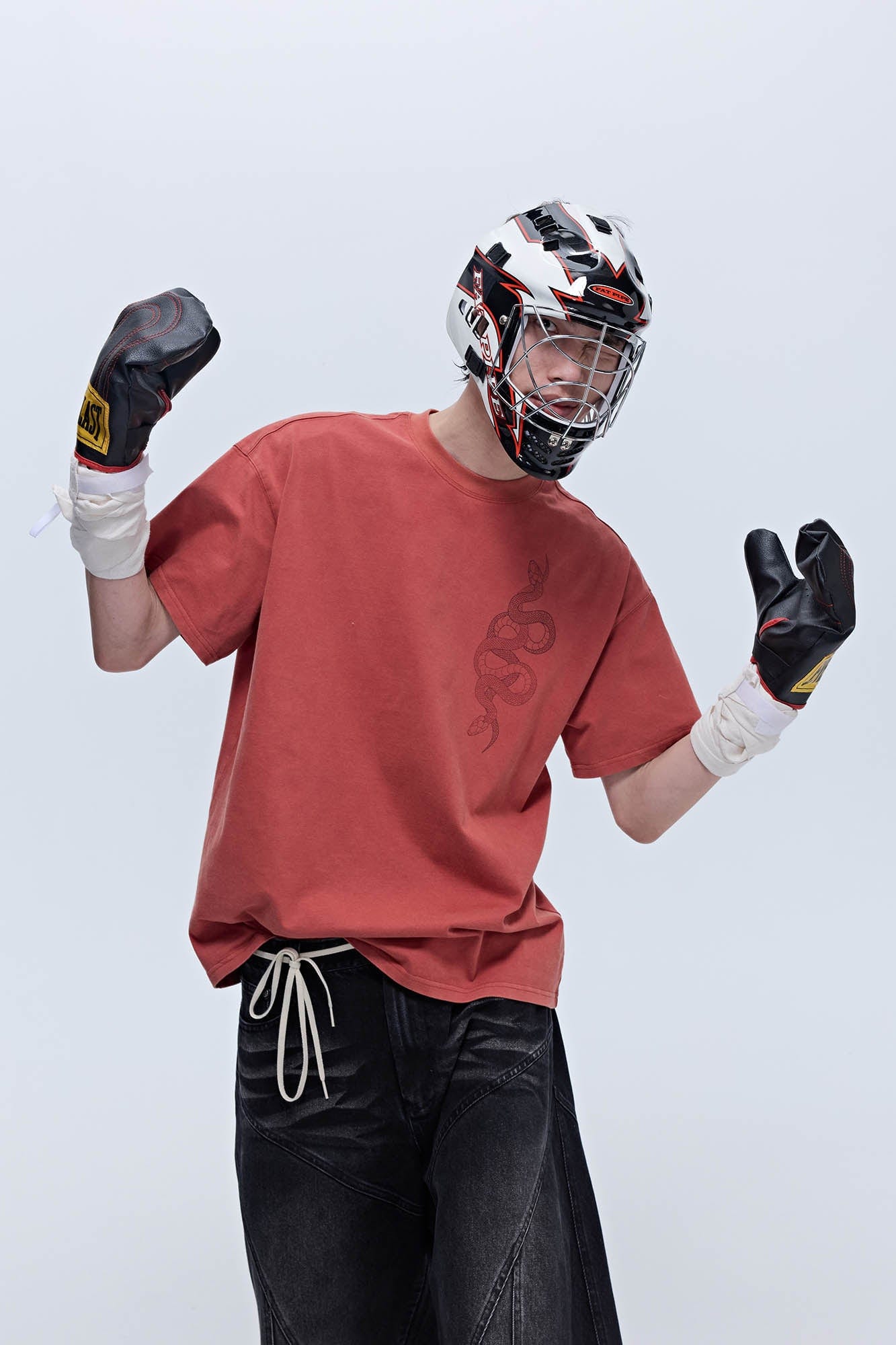 SAVAGEGROWTHWORLD Washed Dual Serpent Scepter Graphic T-Shirt
