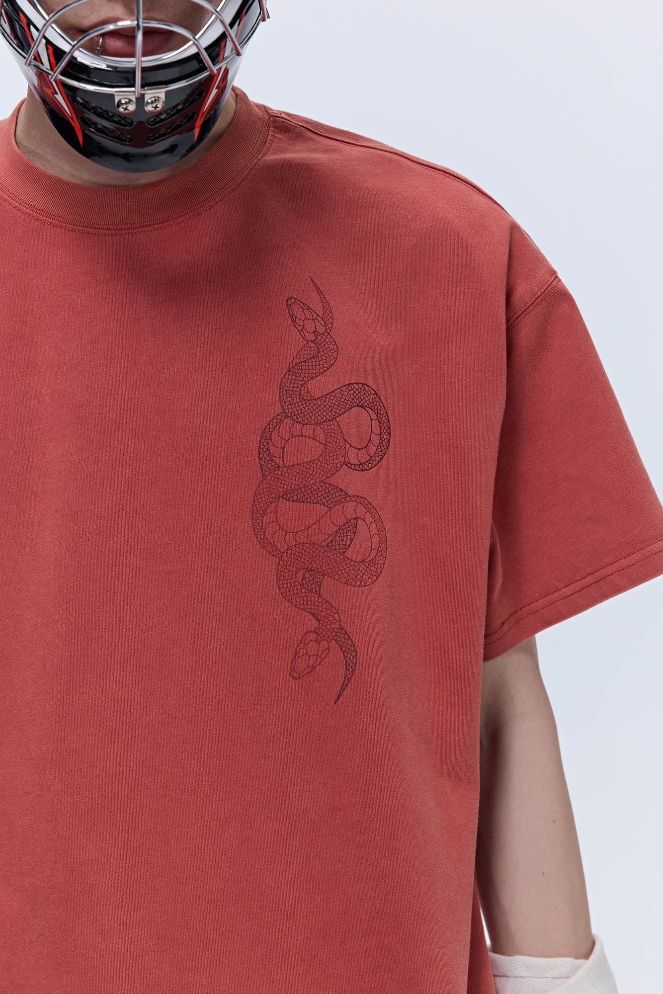 SAVAGEGROWTHWORLD Washed Dual Serpent Scepter Graphic T-Shirt
