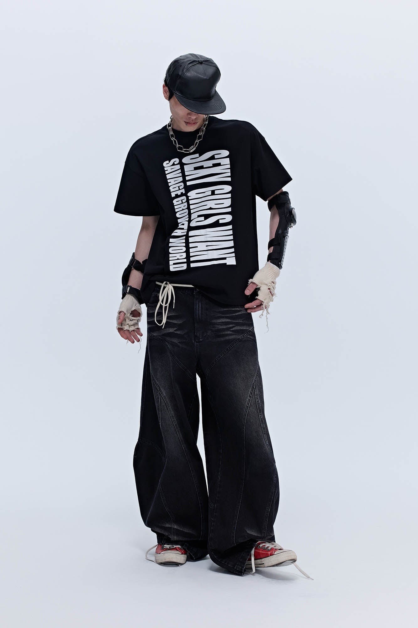 SAVAGEGROWTHWORLD Arc-Paneled Washed Oversized Balloon Jeans