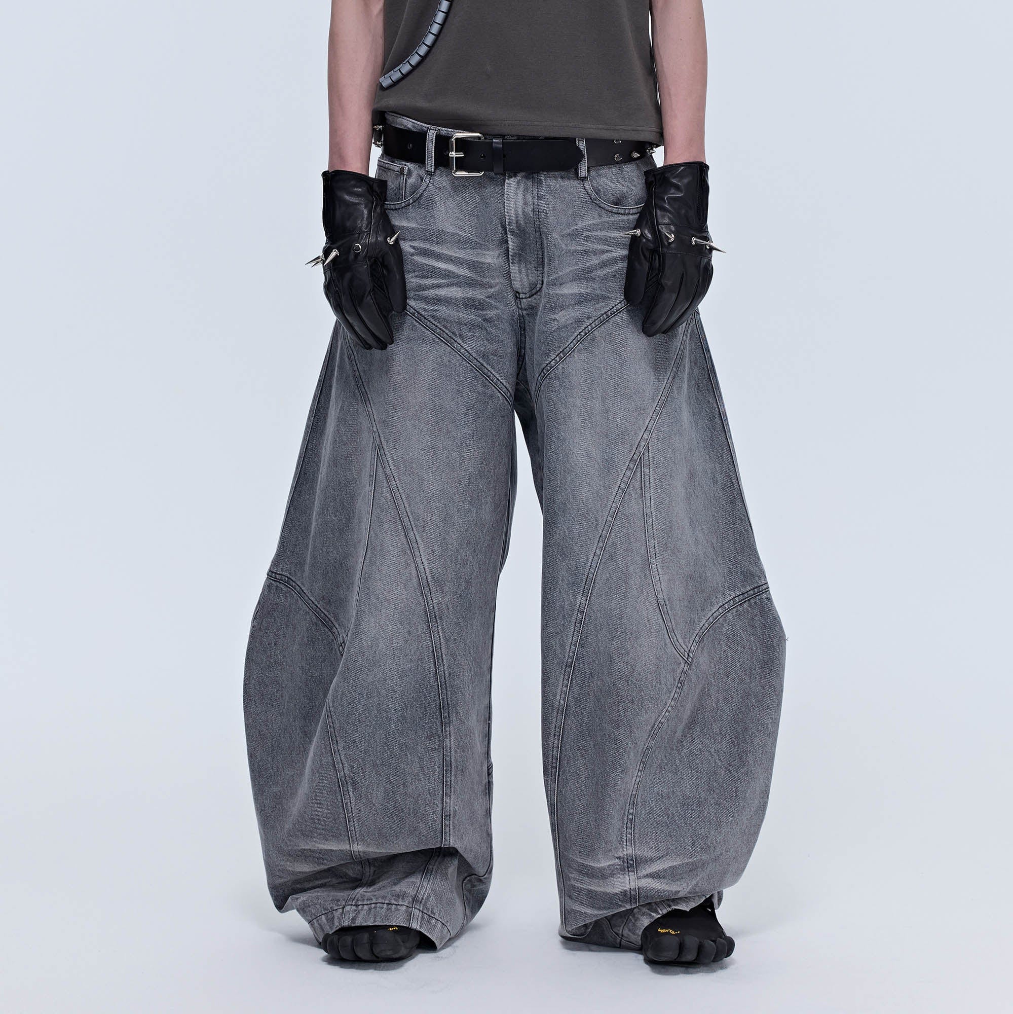 SAVAGEGROWTHWORLD Arc-Paneled Washed Oversized Balloon Jeans