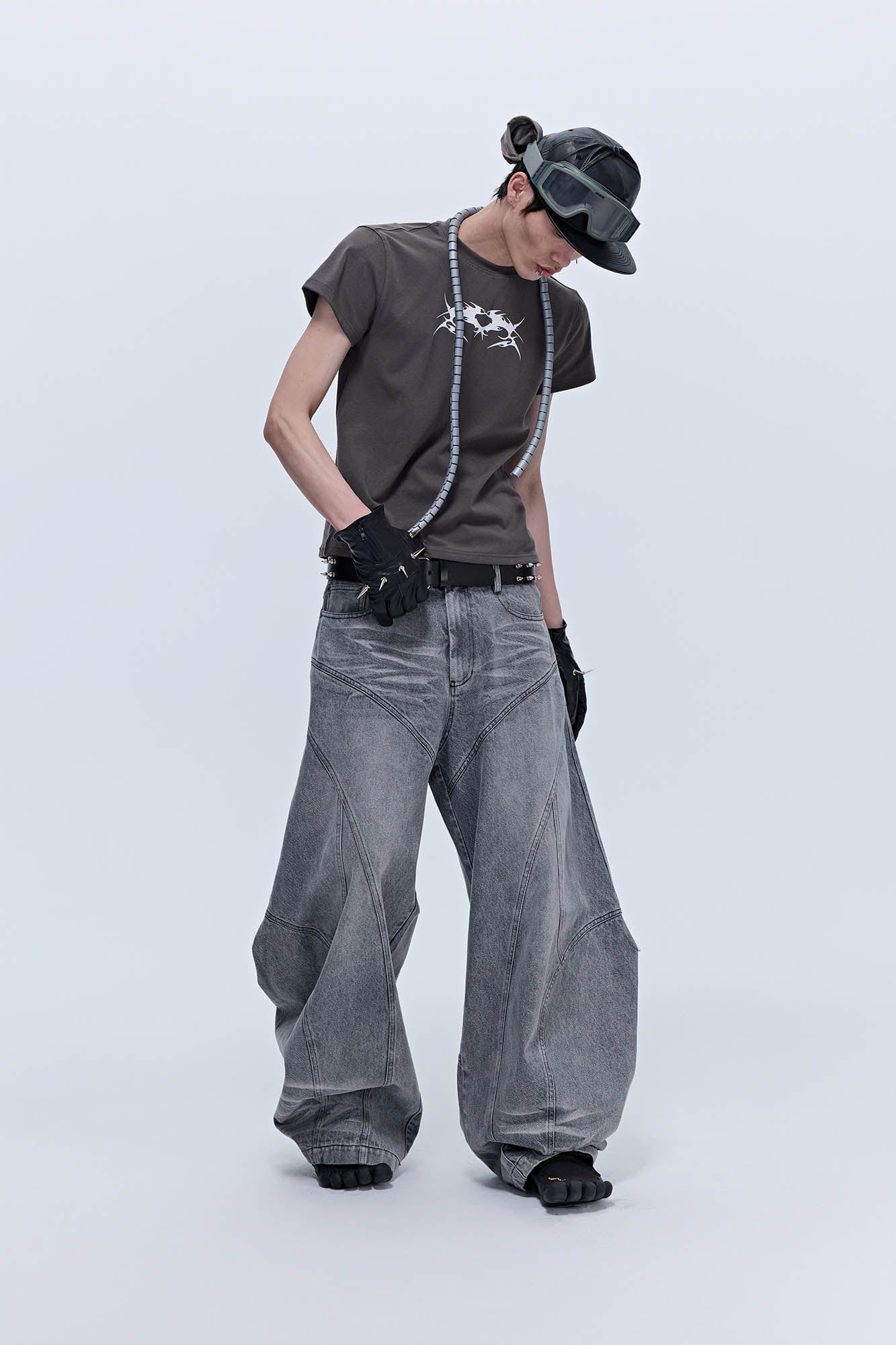 SAVAGEGROWTHWORLD Arc-Paneled Washed Oversized Balloon Jeans
